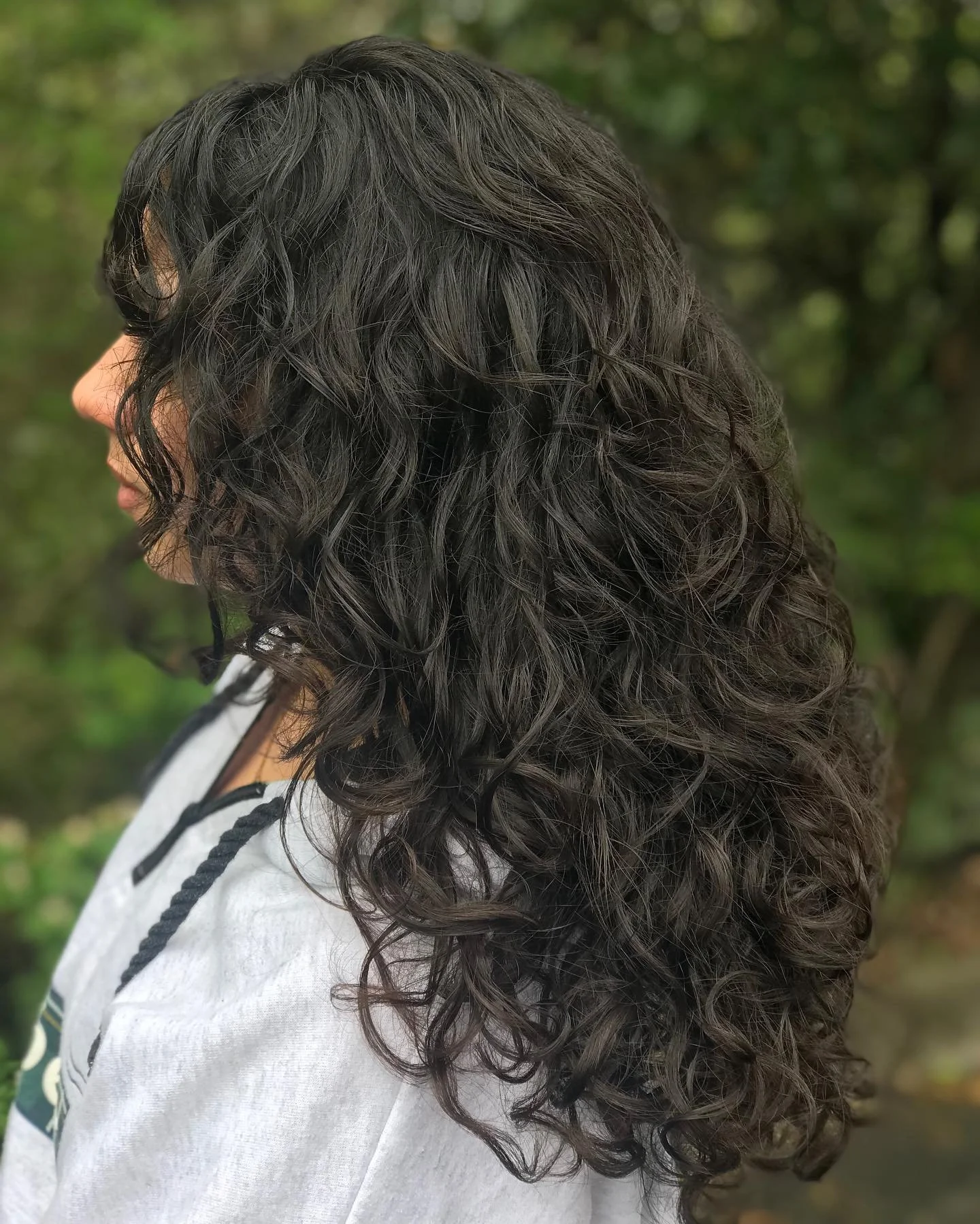 ✨Adri is a curly cut pro✨

Stylist: Adrieli Hunziker 
💕Swipe to see the K&eacute;rastase products used💕
Book Now: 
call (615)771-6565
online saloncapellifranklin.com