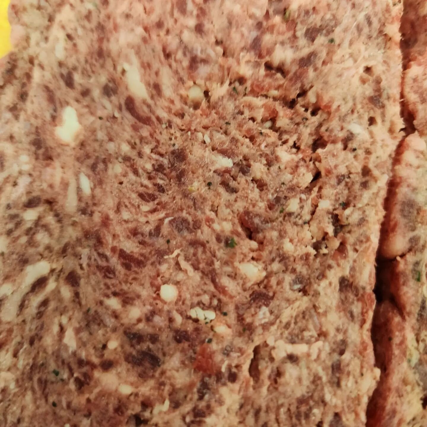 #square #lorne #squareslice, played around to get the texture different the last few times, and now I'm pretty happy. #letmeknow
I also made square with #blackpudding mixed together😛 can't post that because they might be flagged #imagination 
#speak