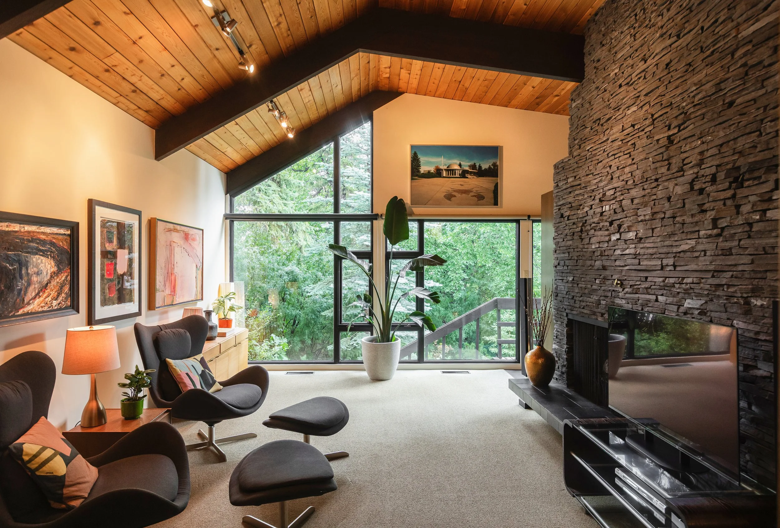 Why Mid-Century Modern Homes Have My Heart (And Why Edmonton Has More Than You'd Think)