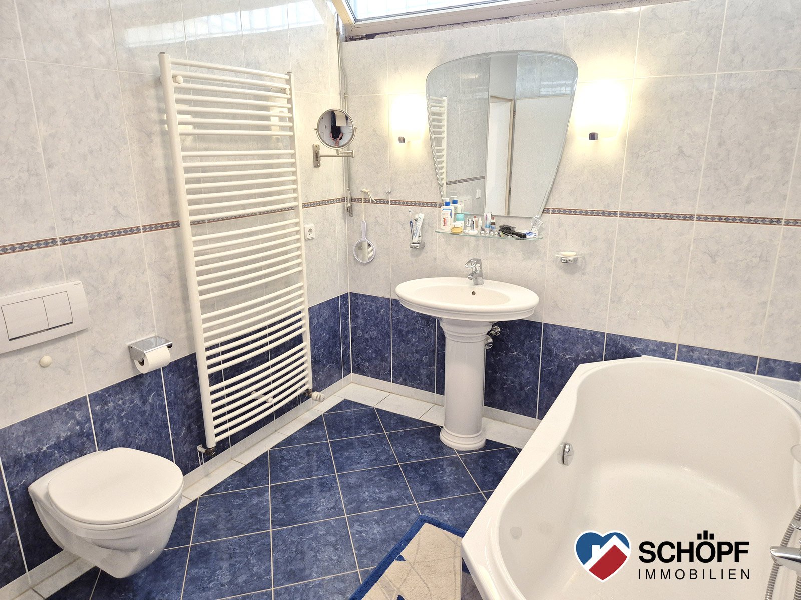 12 OG Badezimmer (renoviert 2000).jpg