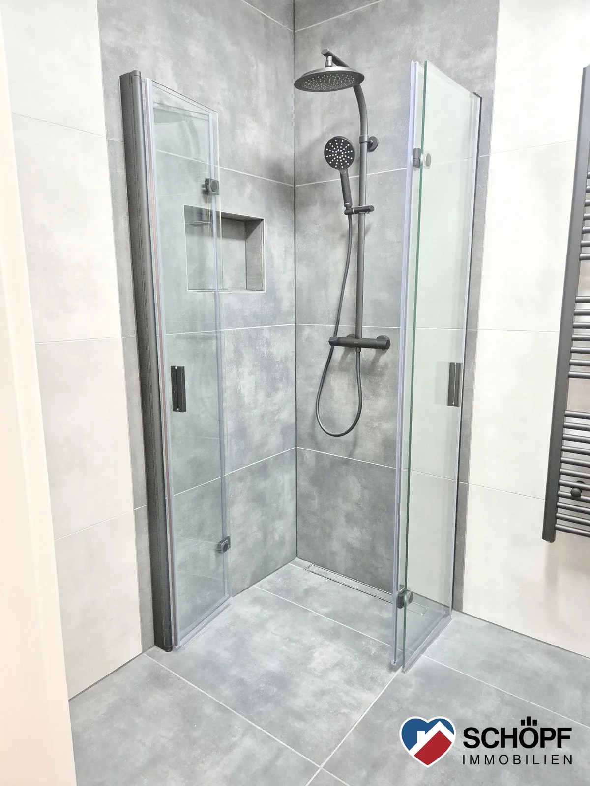 11 Bad Dusche.jpg