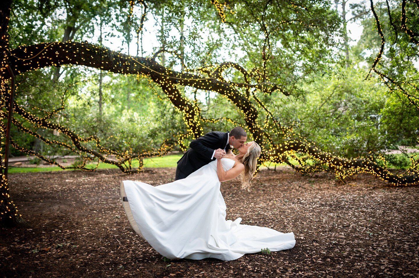 Congratulations to this beautiful couple! 🥂🤍⁠
⁠
Amanda + Mikey by Sarah @sarahdu4⁠
⁠
#chrisbaileyphotography #weddingphotographer #weddingday #weddinginspiration #love #houston #bride #wedding #downtheaisle #happilymarried #weddinginspo #chrisbaile