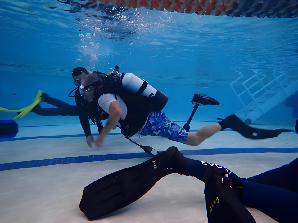 adaptive-scuba-diving-clinic-manfredi-prosthetics-and-ken-hoffman.png
