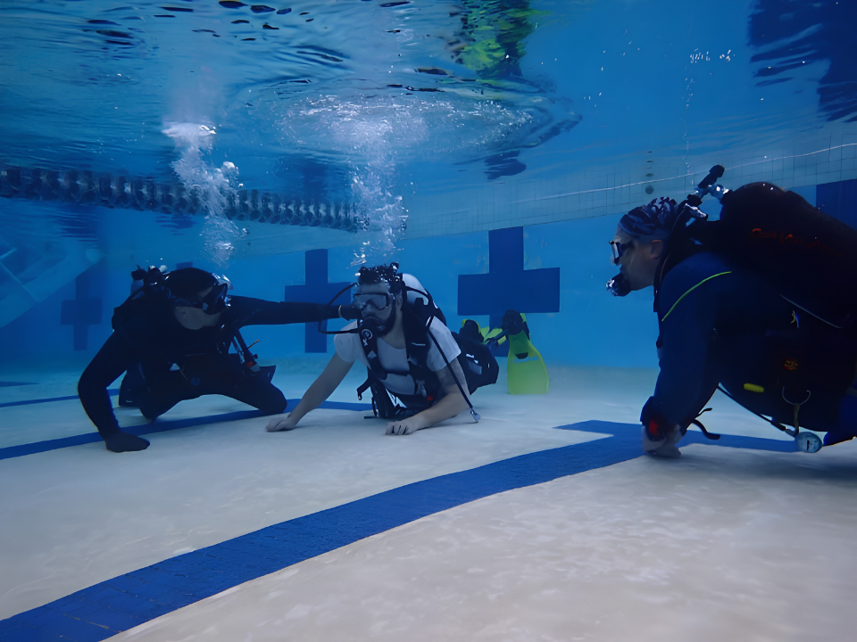 adaptive-scuba-diving-for-amputees-manfredi-prosthetics.png