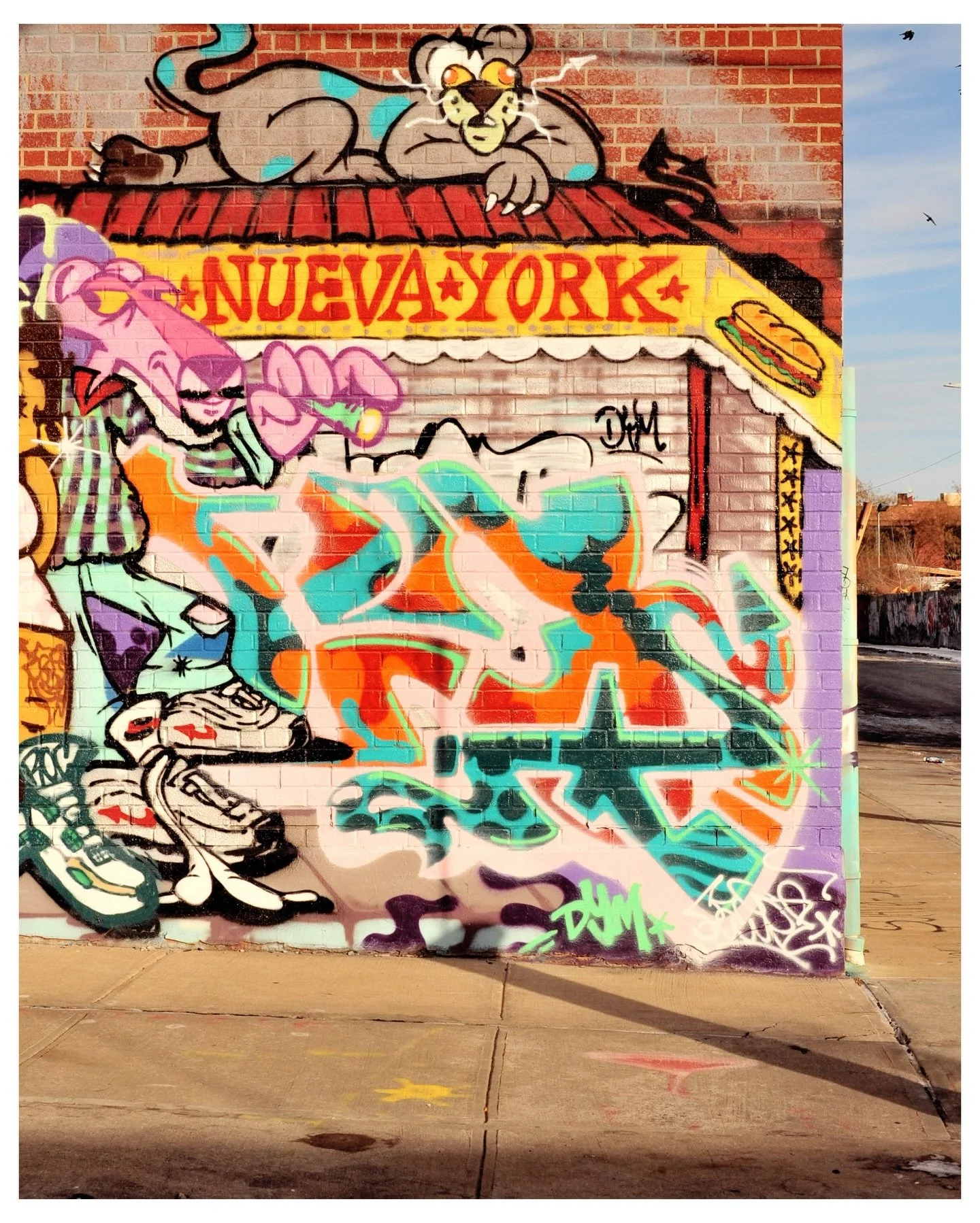 Change up 💙🧡

#nuevayork #colors #brooklynny #graffiti
#bodega