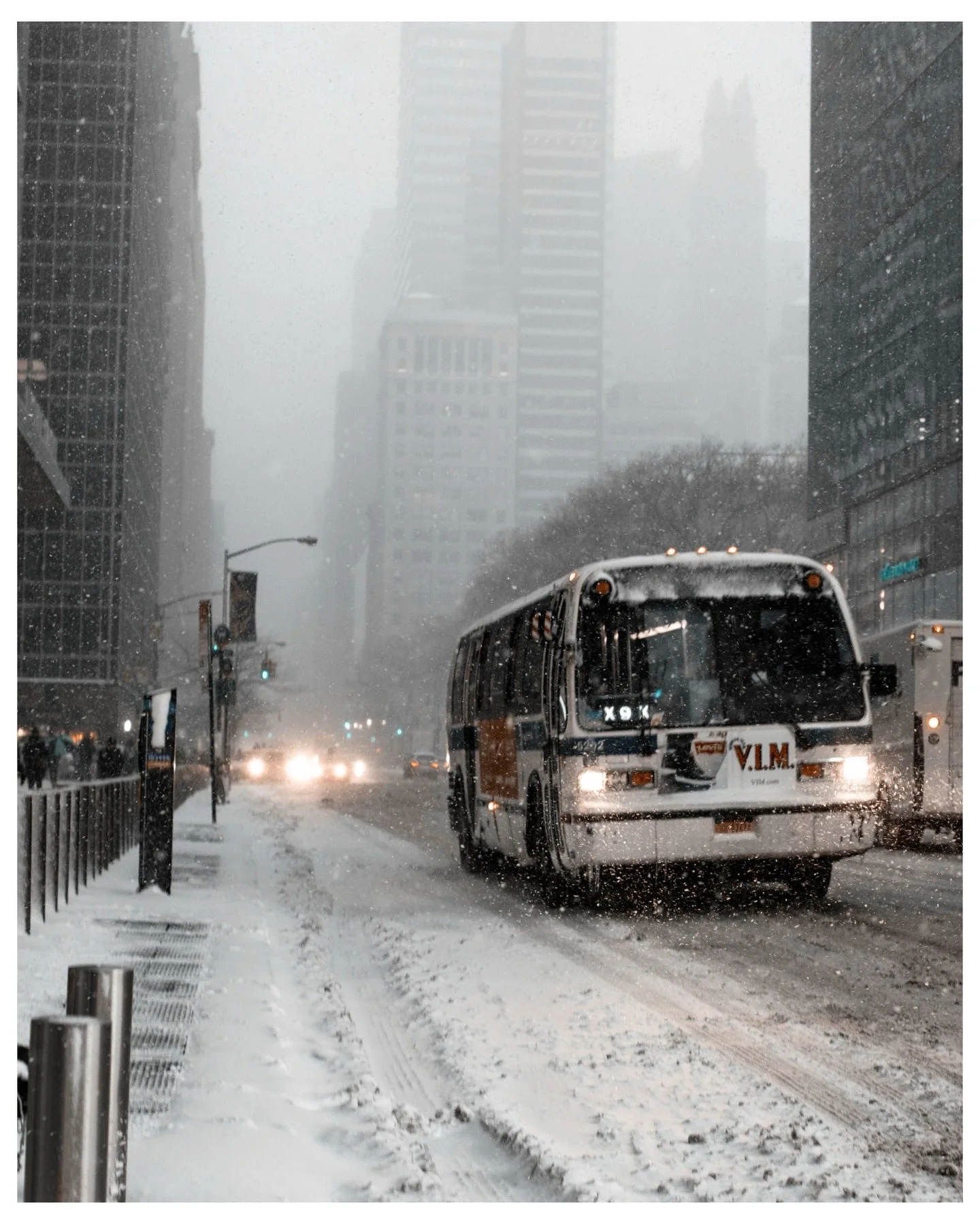 42nd Street Winter. || New York, NY 

get prints at Mikko.framer.art
&bull;
&bull;
&bull;
&bull; 
#42ndstreet #fujifilm #blizzard #mtabus #newyorksnow