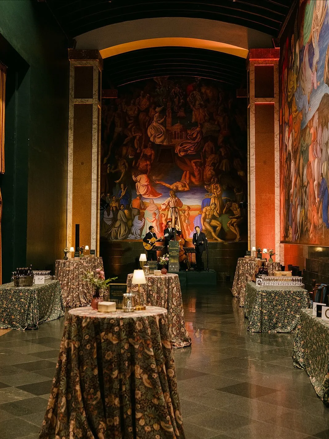 Hoy vengo a hablaros de algo tan nuestro como la sidra, en este caso la Sidra Espumosa, esa sidra que nos invita a brindar y de la cual hay que quitar la etiqueta navide&ntilde;a e incluirla en nuestros brindis de grandes eventos, bodas y c&oacute;mo