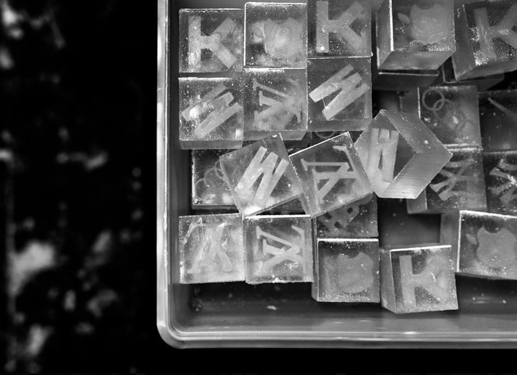 Logo Cocktail Ice Machine