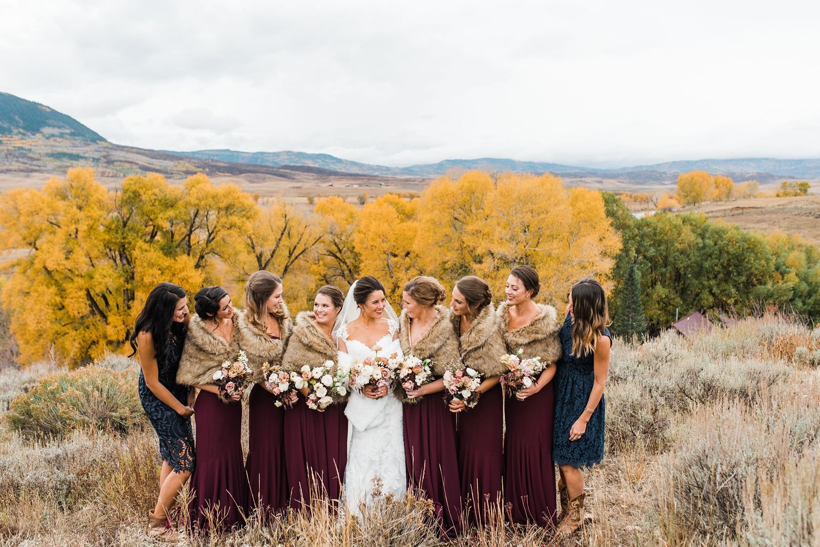 bridesmaids-in-fall.jpg
