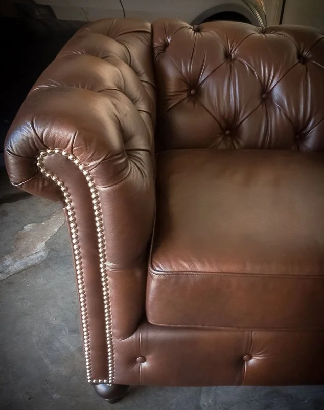 la-joya-dulce-leather-sofa-01.jpg
