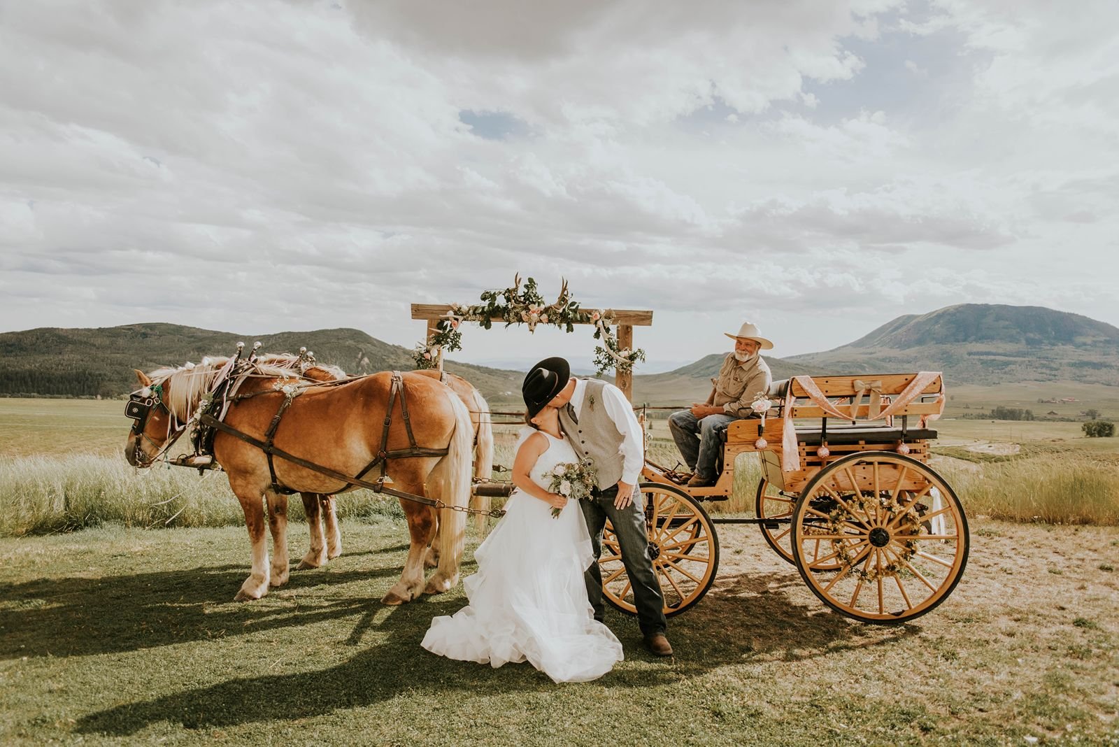 horse drawn carriage wedding la joya dulce