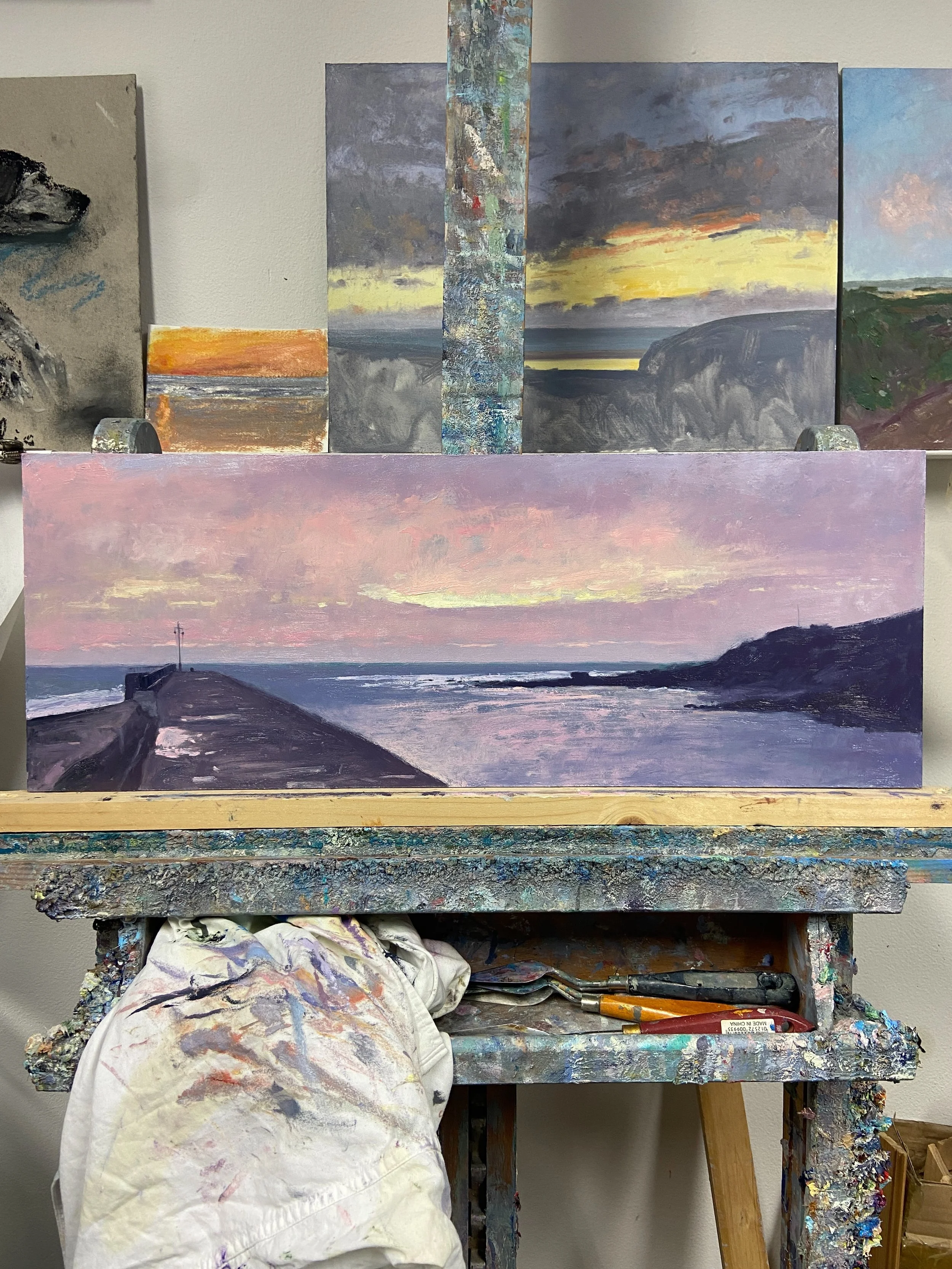 Evening sun, Porthleven pier
Oil on board
.
#oilpainting #oilonboard #cornwall #paintingoftheday #andrewbarrowman
