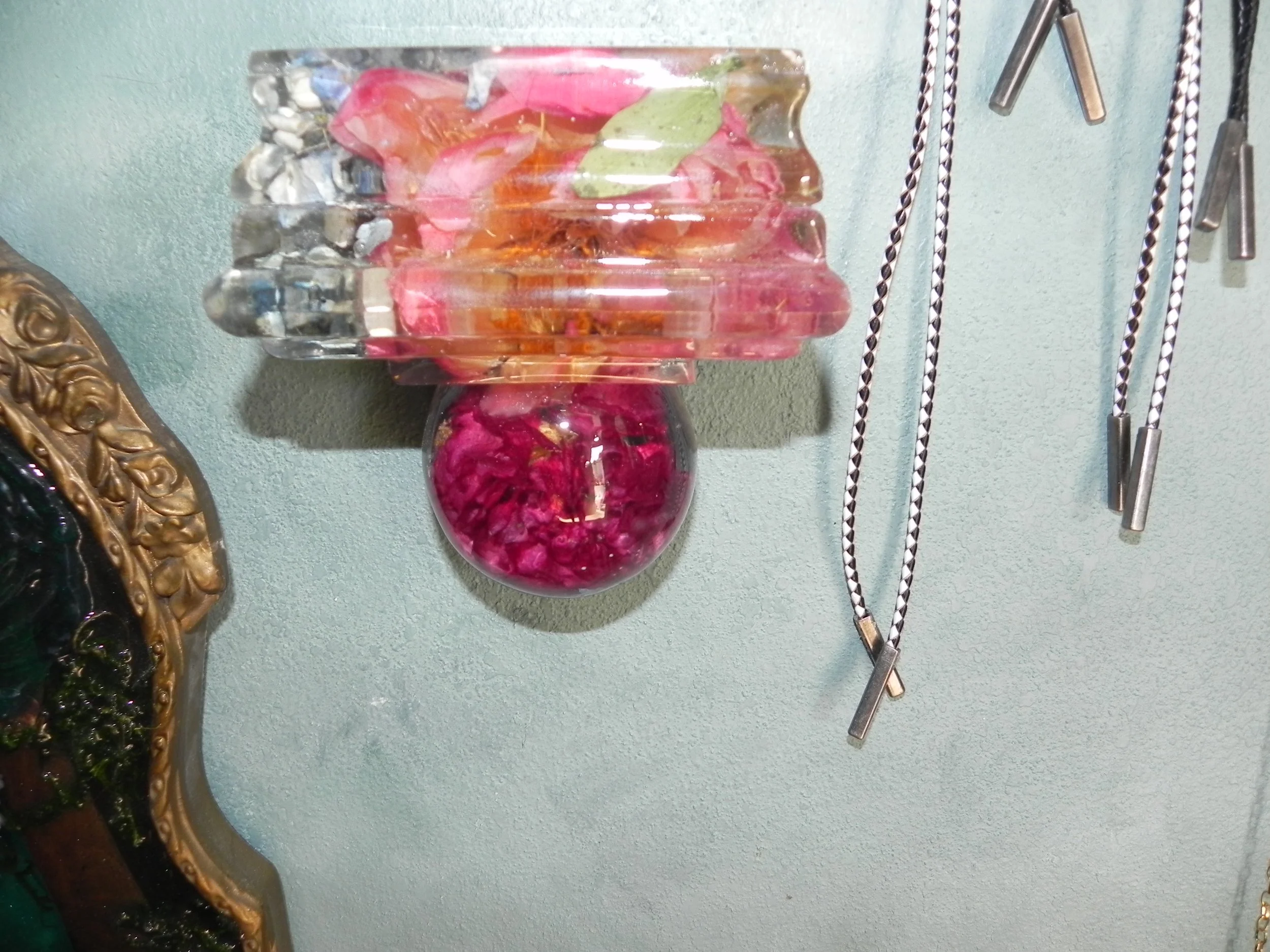 Peony & Dried Flower Mini Shelf- Touches Of Blue