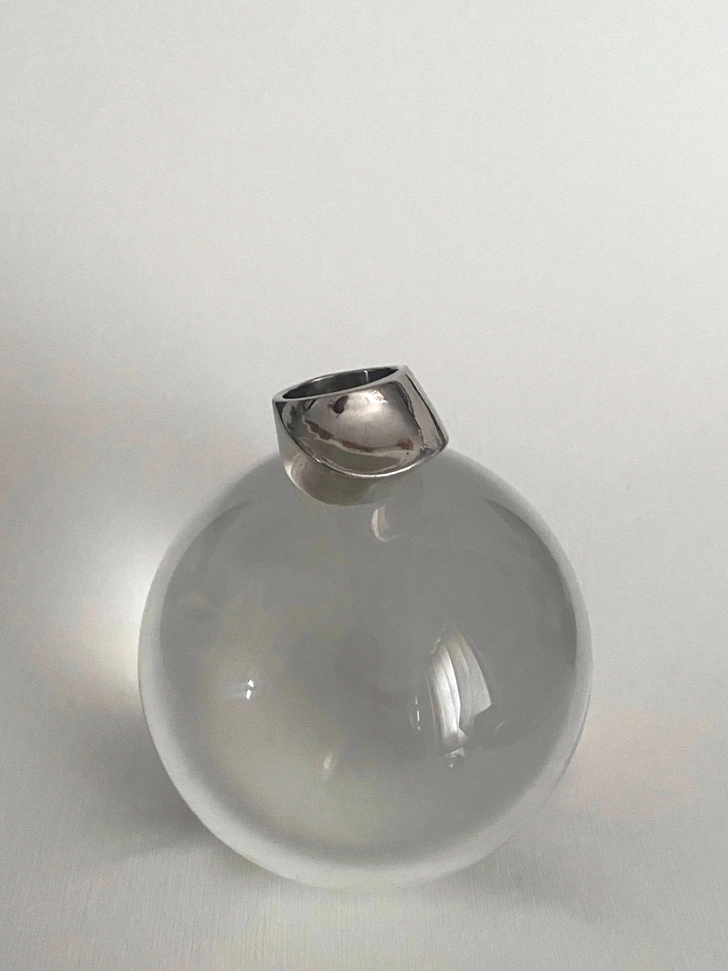 Marea Silver wave ring | £125 |

925 Silver |  Weight: 24g