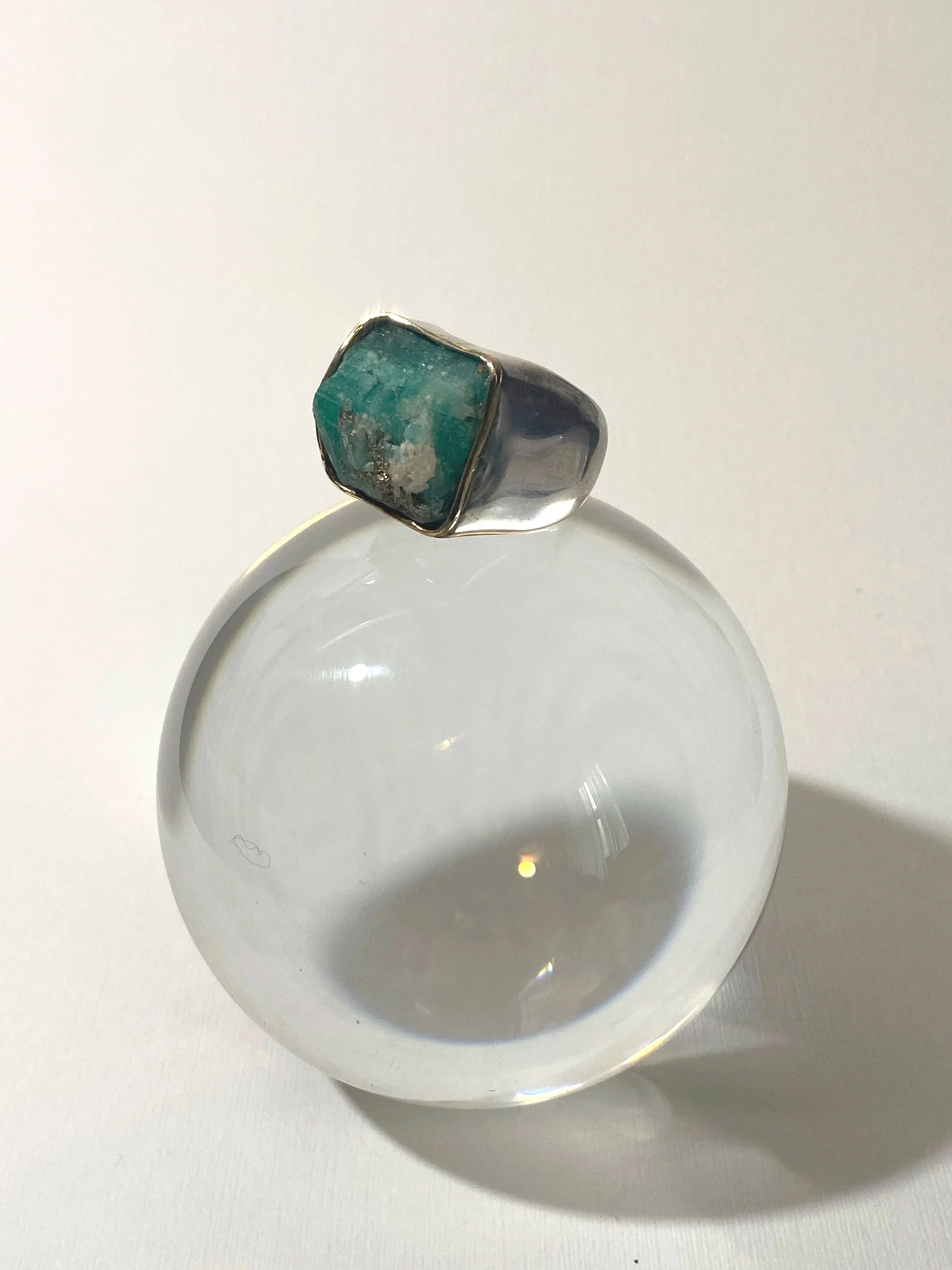 Tierra Silver ring | £250 |

925 Silver, 24 kt gold, rough emerald |  Weight: 23g