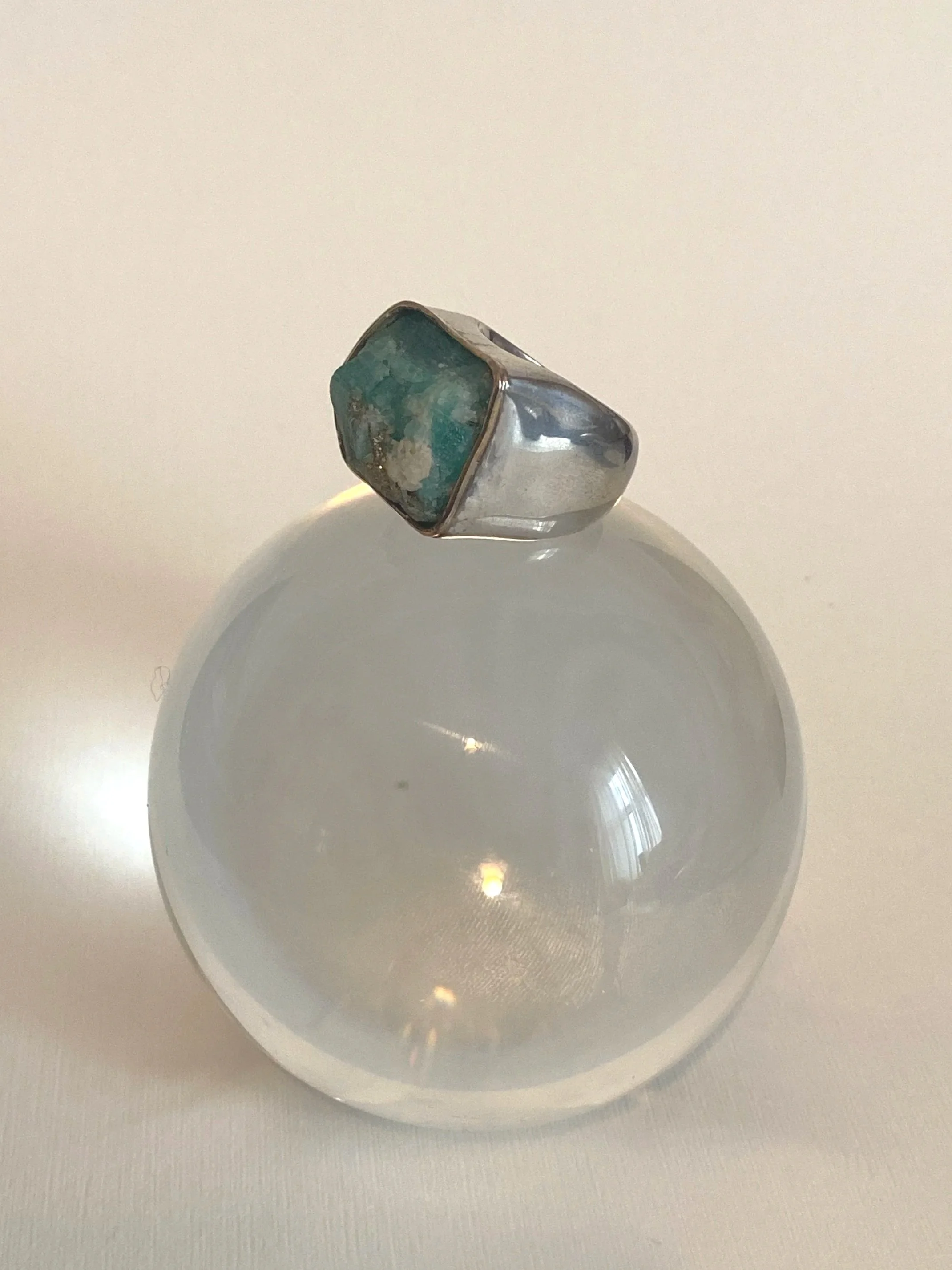 Tierra Silver ring | £250 |

925 Silver, 24 kt gold, rough emerald |  Weight: 23g