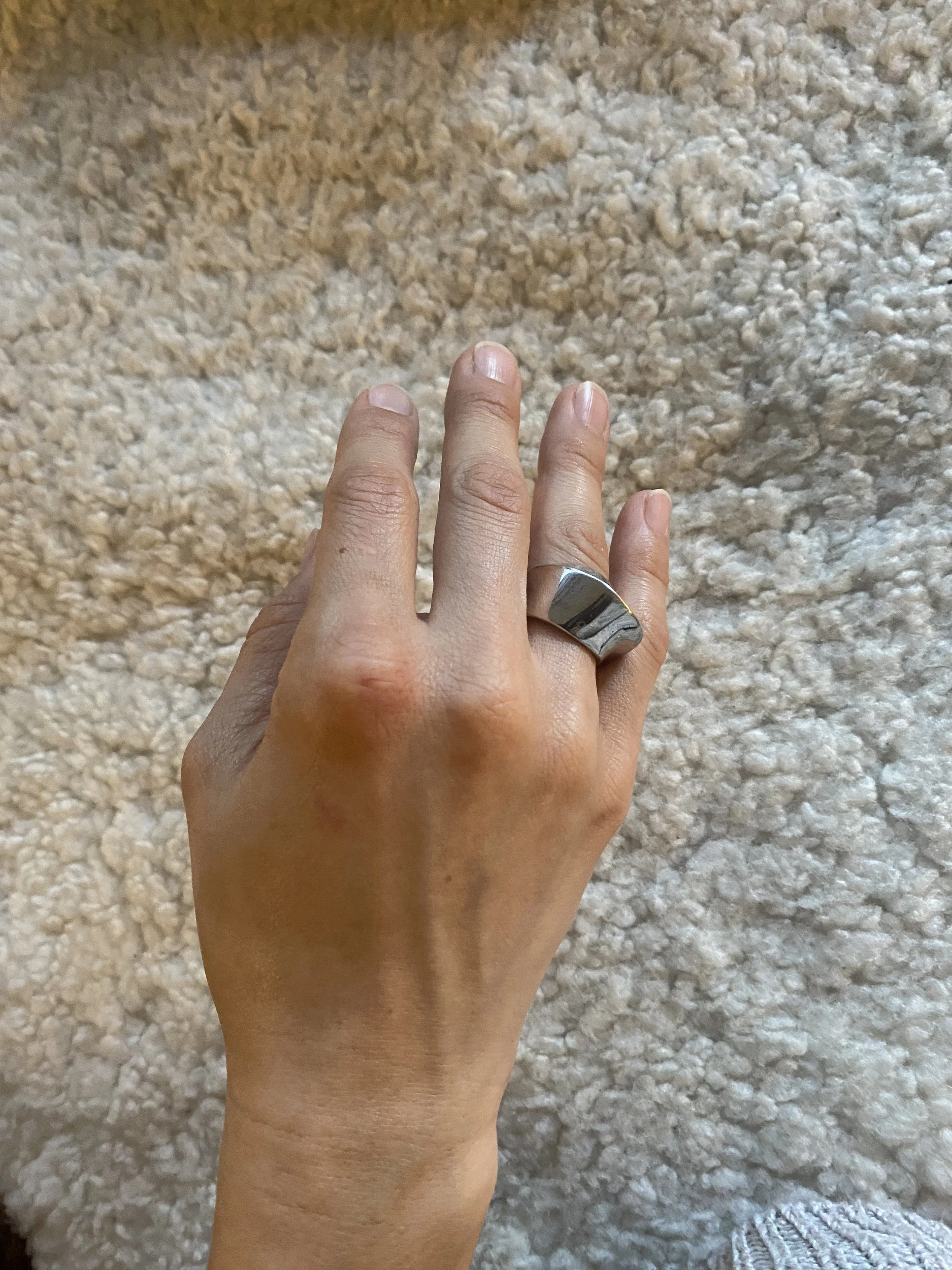 Marea Silver wave ring | £125 |

925 Silver |  Weight: 24g