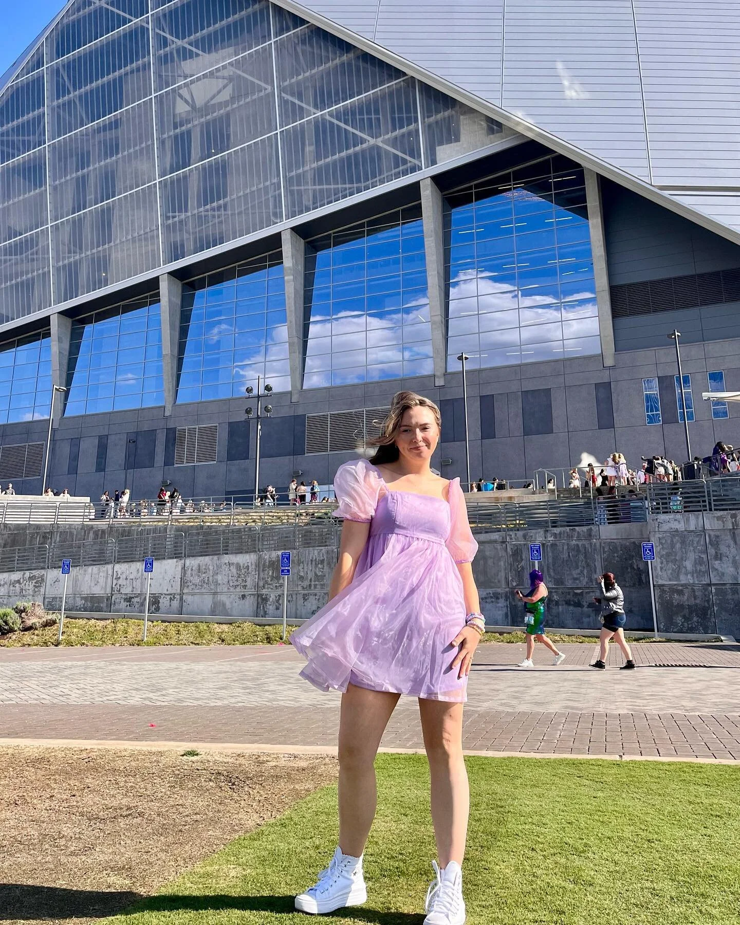 I don&rsquo;t dress for women, I don&rsquo;t dress for men, lately I&rsquo;ve been dressing for @taylorswift