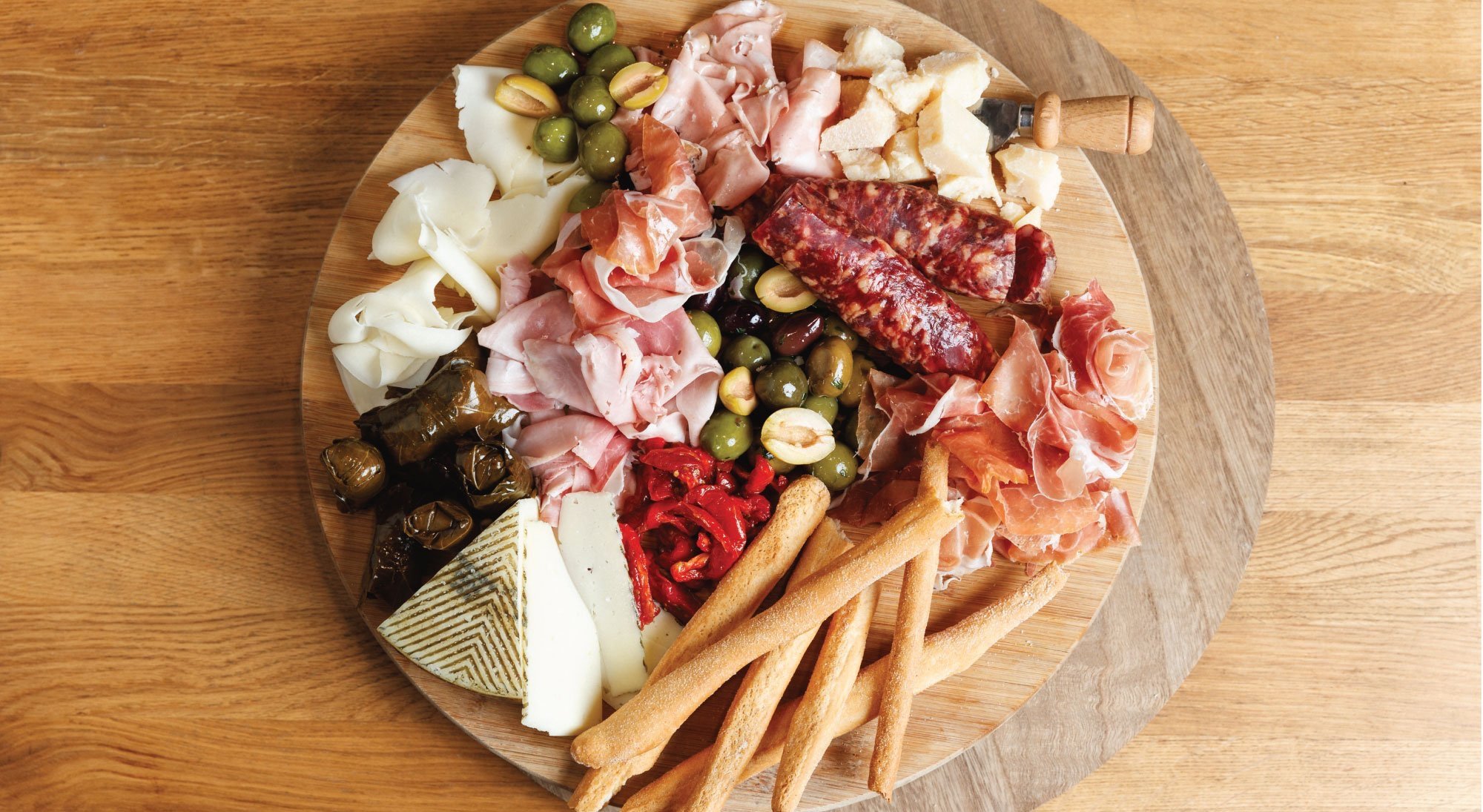 Deli1_Quattro-Deli-Slider-Platter-Meat-2000p.jpg