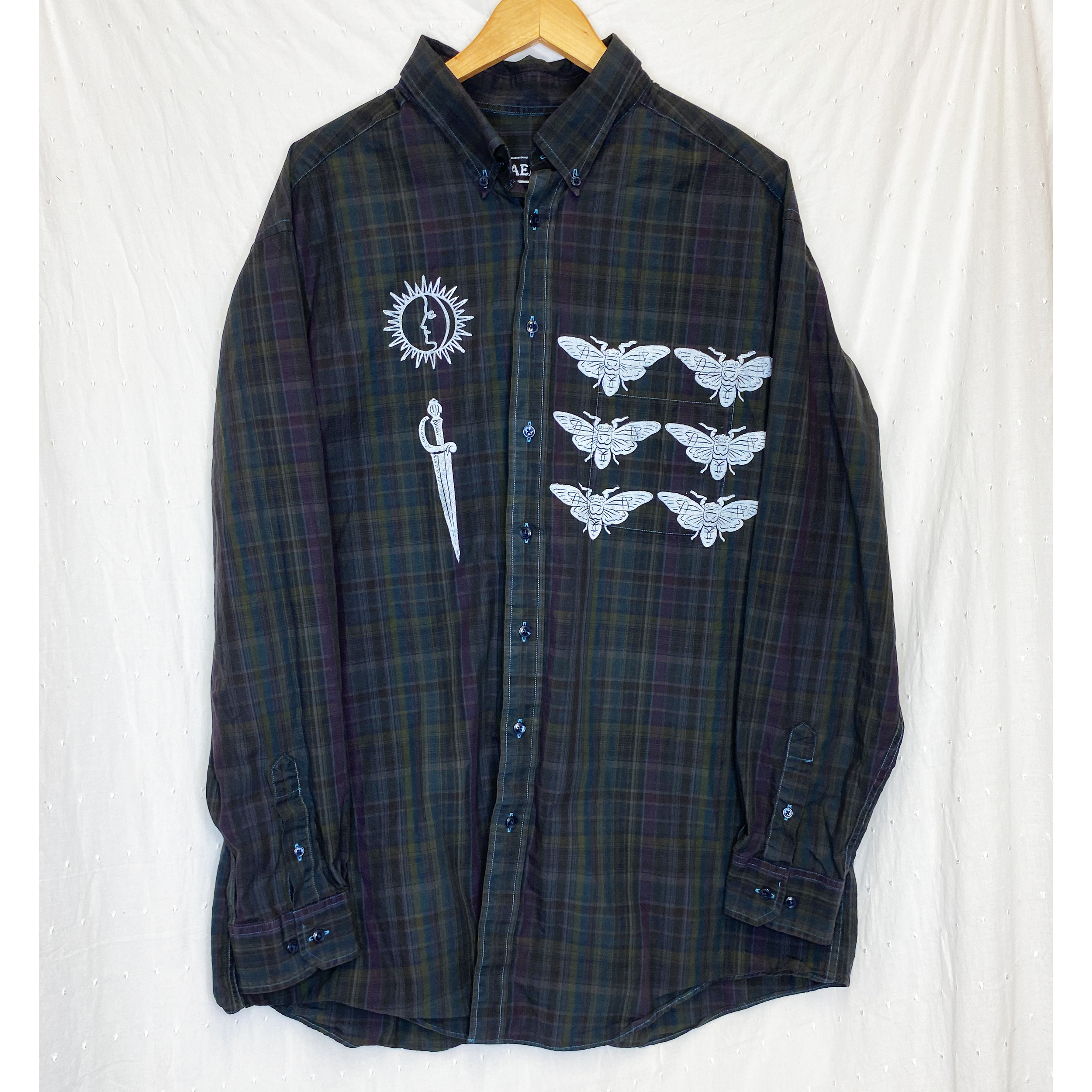 dark rainbow shirt.png