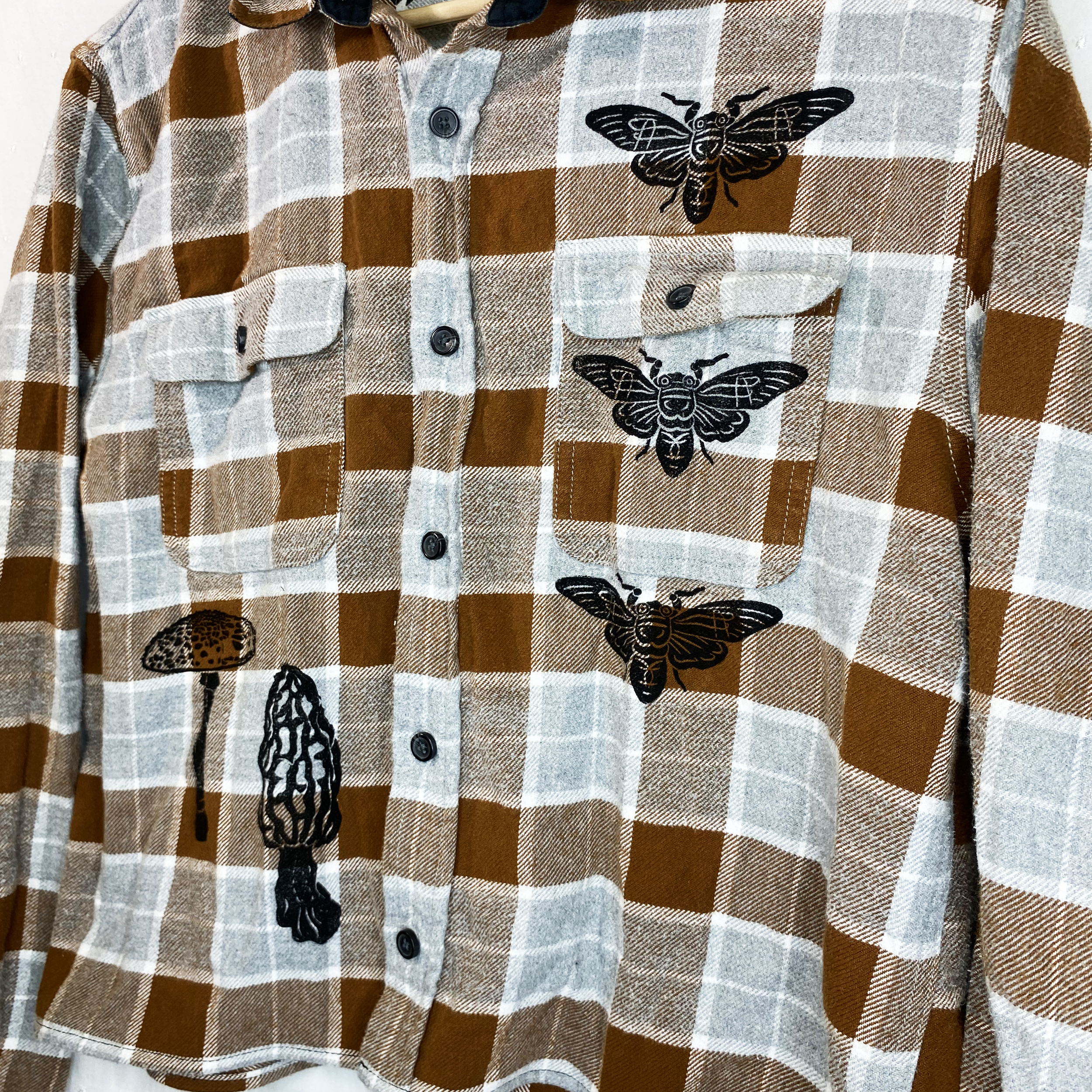 brown silver close.png