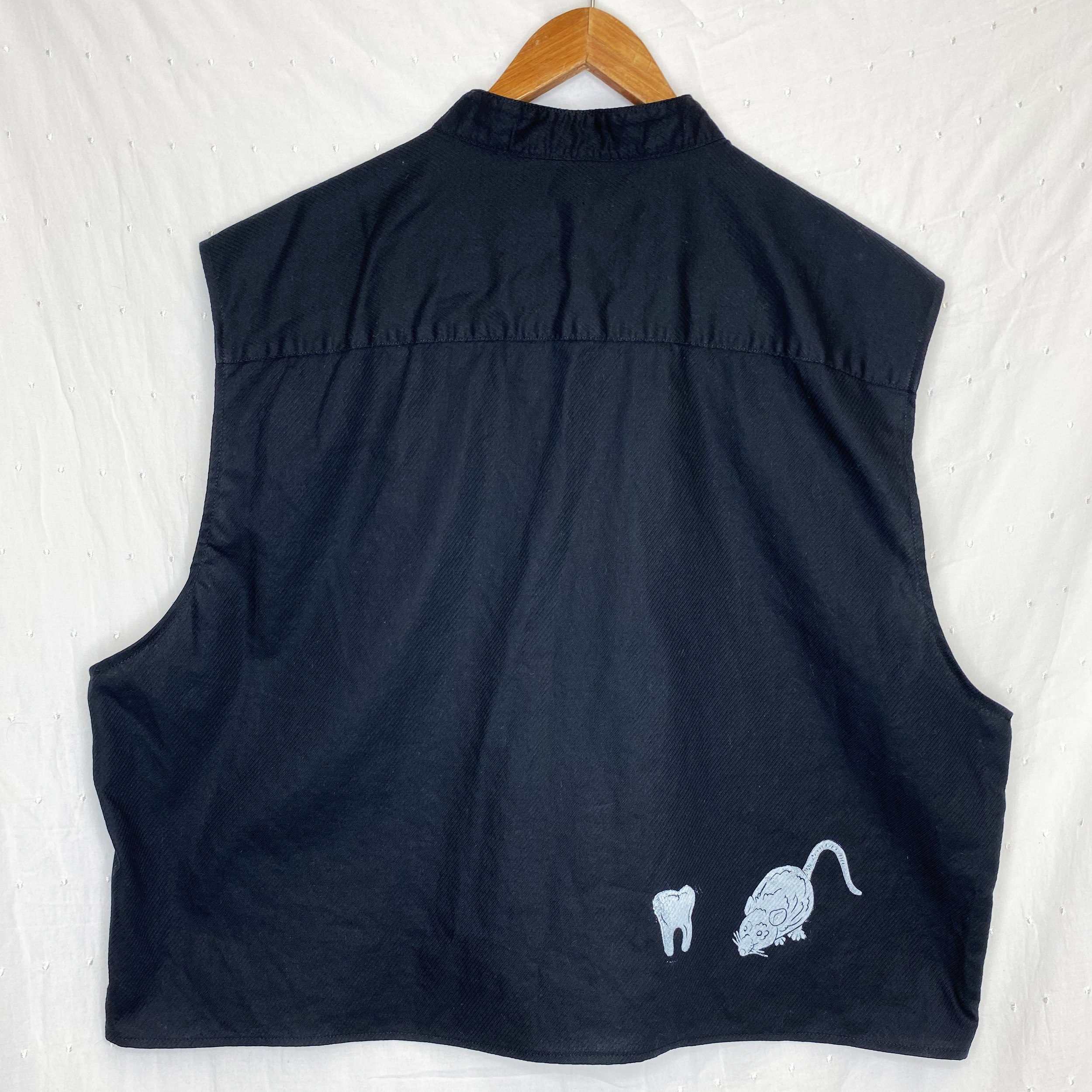 black rat vest back.png
