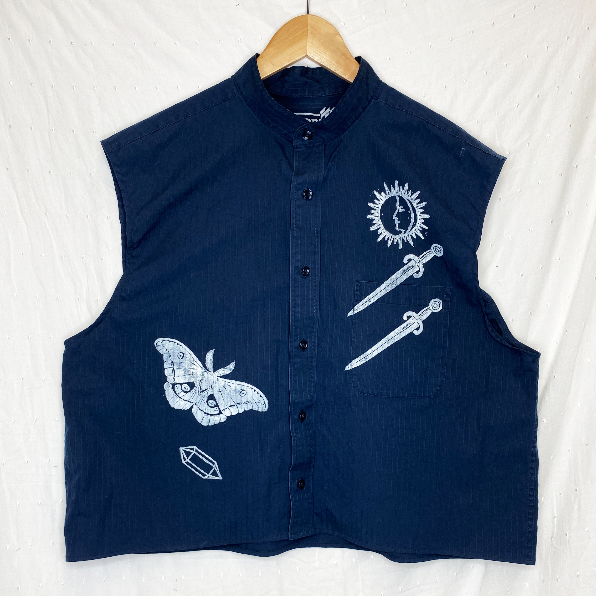 blue moon vest.png