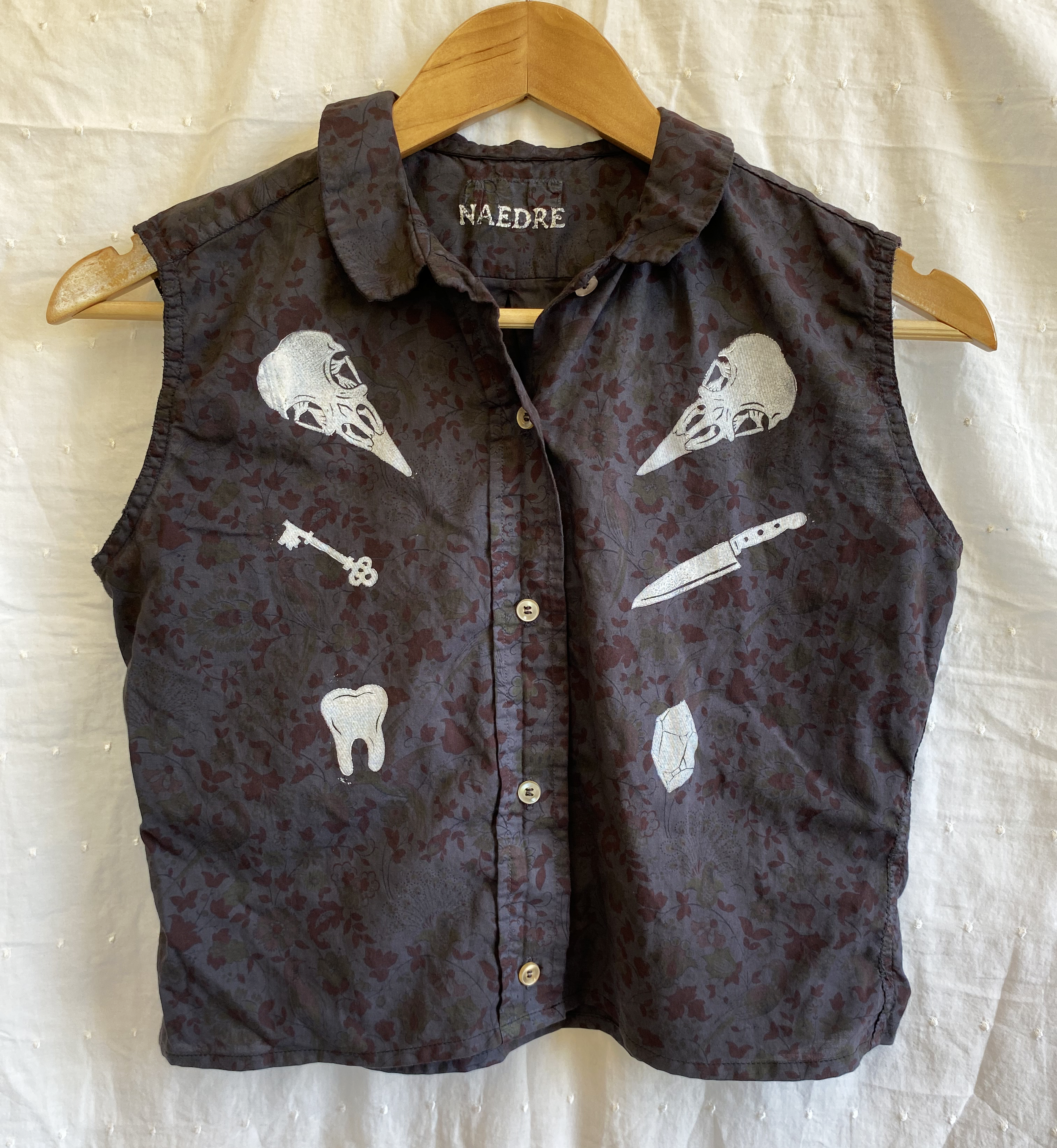 floral shirt.png
