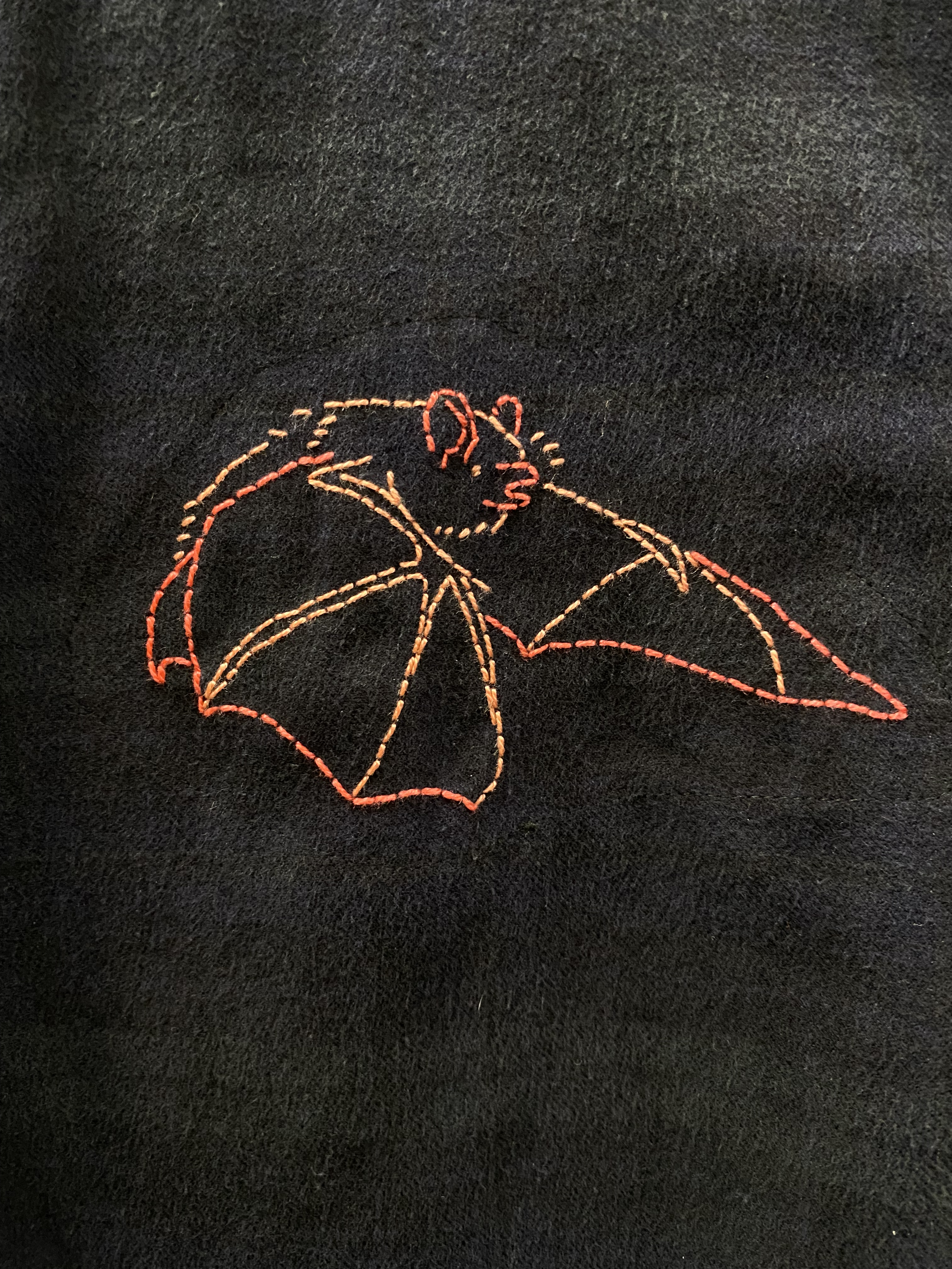medium bats orange left.png
