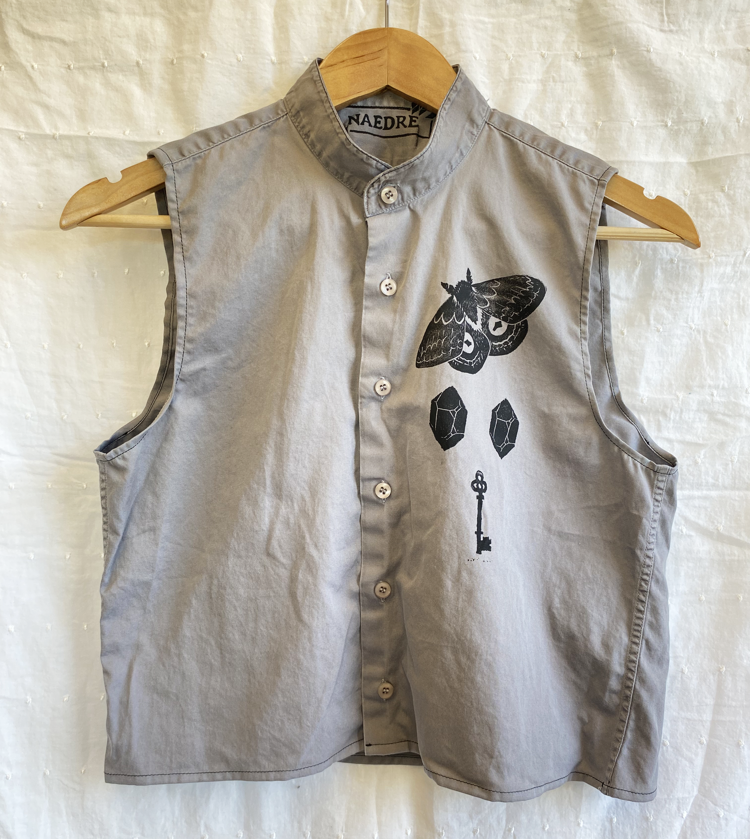 gray vest.png