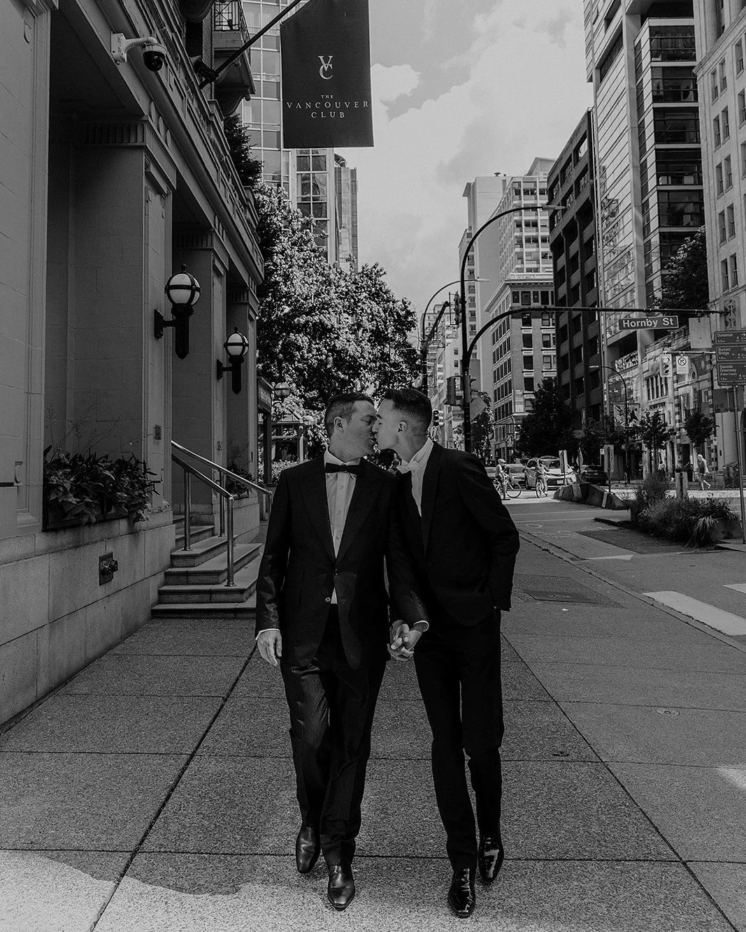 a city scape wedding of my dreaaaaams! 🤍