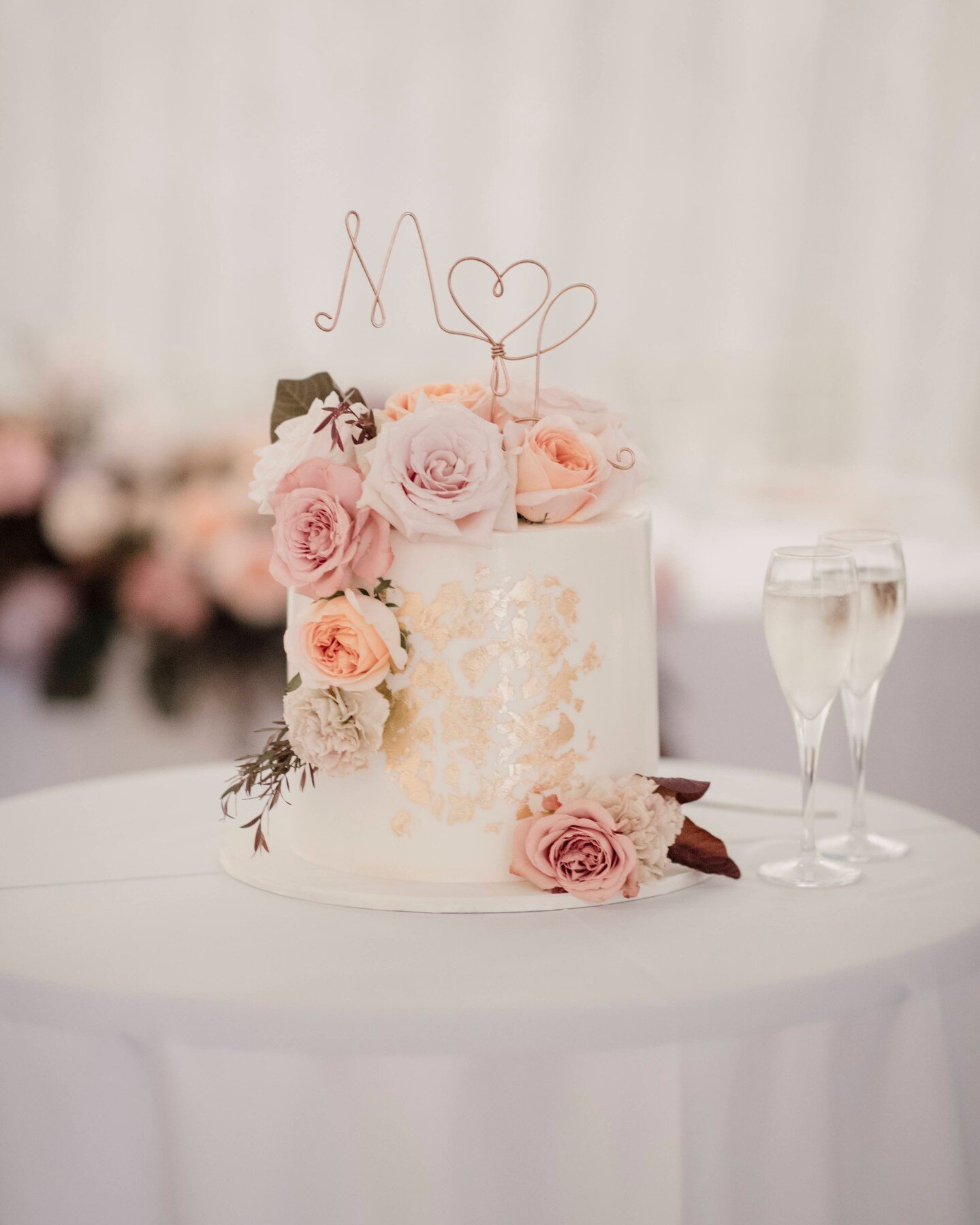 Let them eat all the cake! Another gorgeous shot to give you some wedding ideas. From the wedding of Michael + Lauren at Cowen Gallery, Victoria. 
.
.
.
.
.
.
.
Wedding Planning: @showtimeevents
Photographer: @aleksandarjasonweddings
Cake: @pelligrac