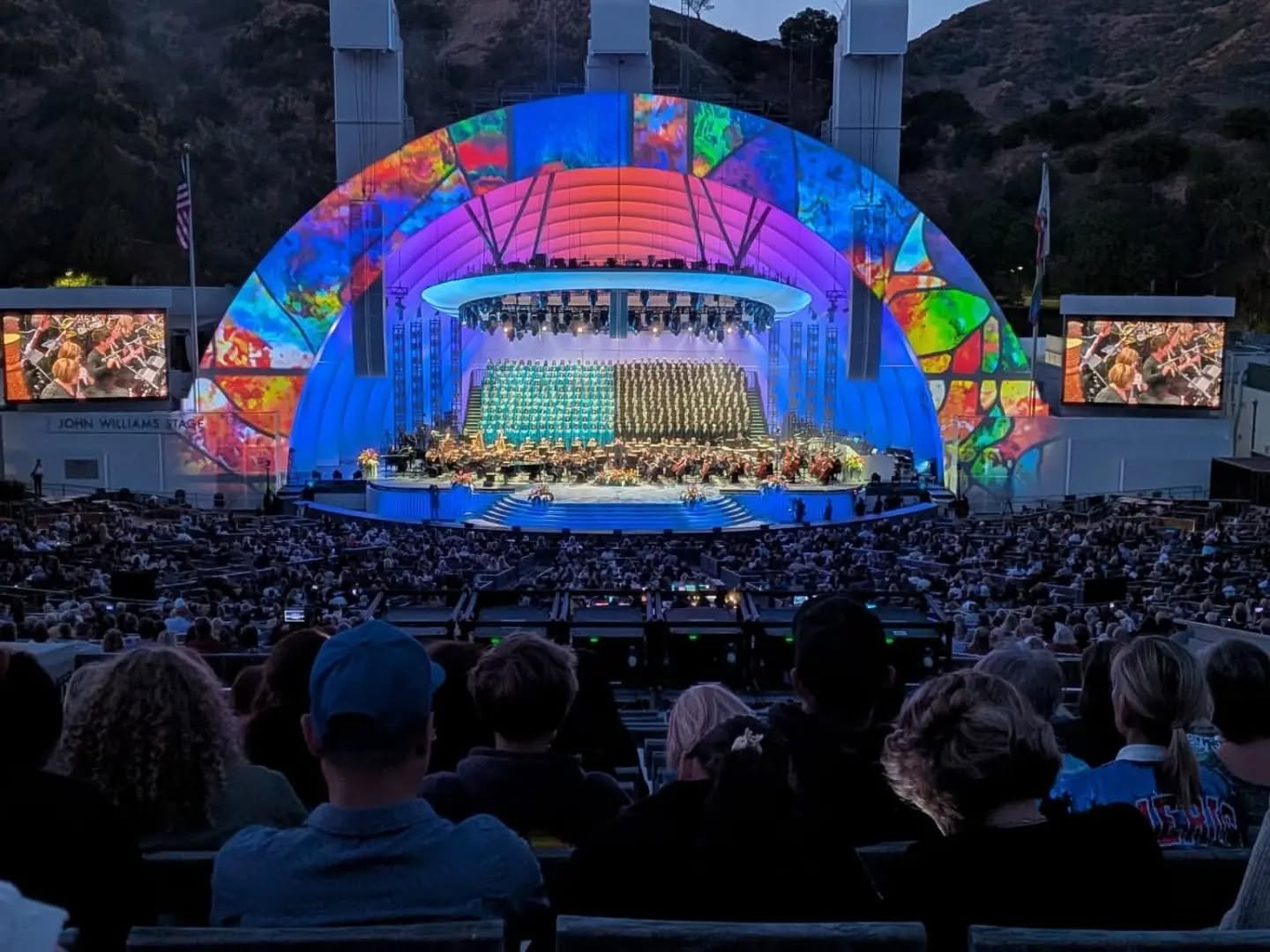 @txmadelyn had the best seat in the house for @thetabernaclechoir&rsquo;s performance at the @hollywoodbowl 🤩🎶
She captured some beautiful shots from an unforgettable evening!

Night Light was proud to support this historic performance with @christ