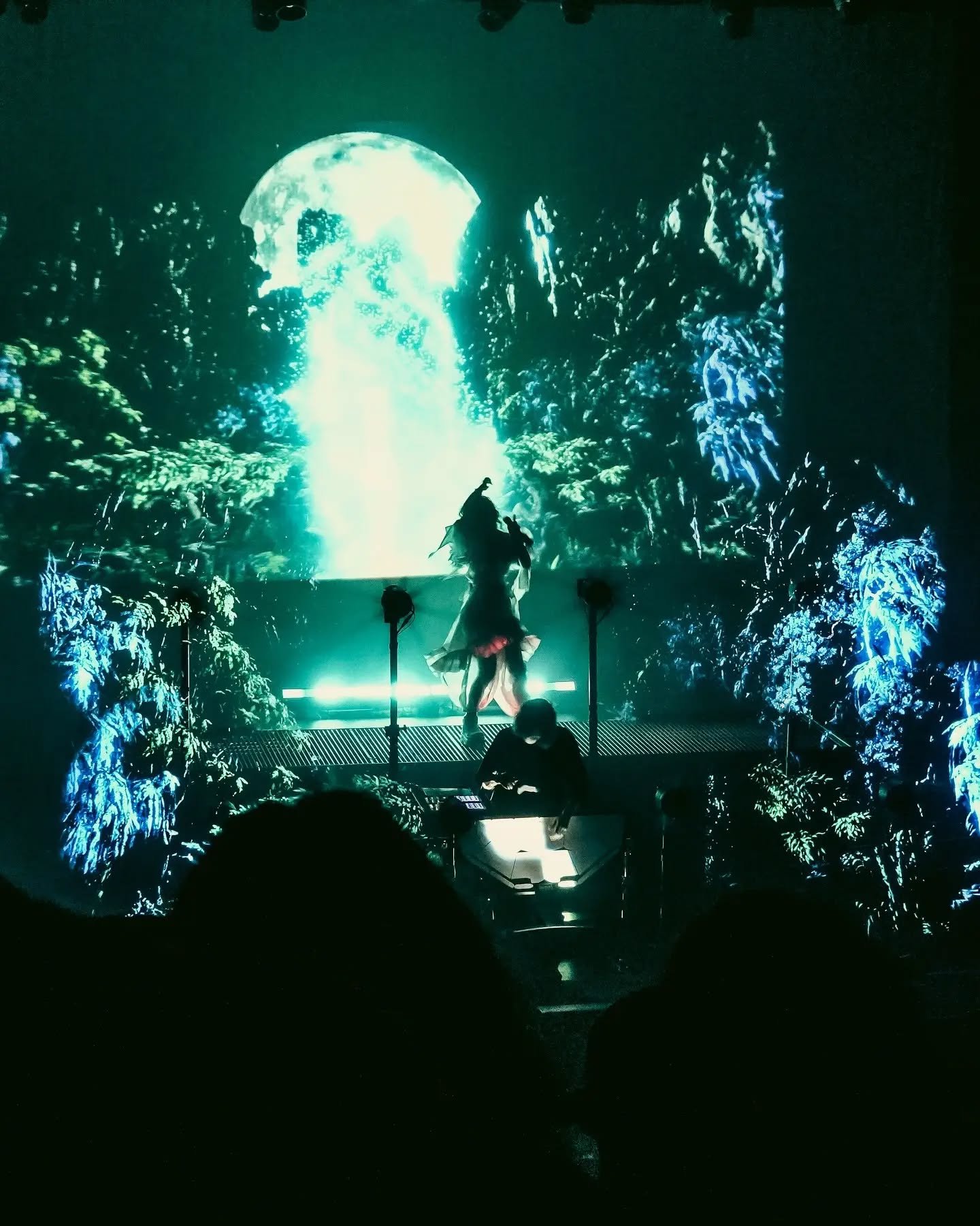 Throwback to October 18th at Portland&rsquo;s @revolutionhall with @purityring for their &lsquo;A Place of my Own&rsquo; tour last year 🔥

📸 @yuniv3rs3 x @nicole.captures 🎥
Production Design - @purityring
Visuals/Content Designer - @brettbolton
Cr