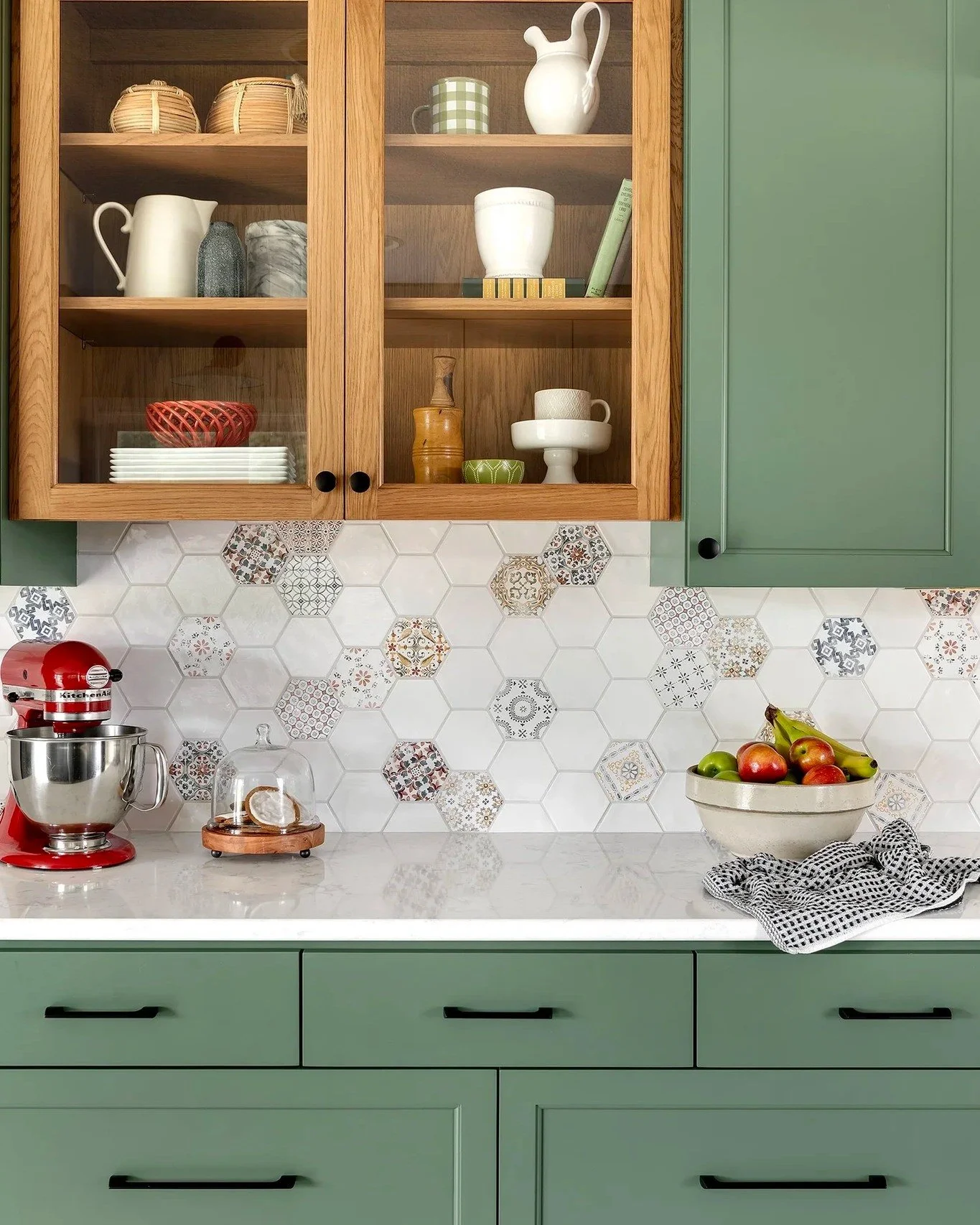 Say goodbye to September with stunning design inspiration! See you this weekend at the Remodelers Showcase? 😉

R14 - September 26-28, 2025, Friday-Sunday, from 12-6 PM
 #lifechangingremodeler 

@paradeofhomestc 
@spacecrafting_photography 

#kitchen