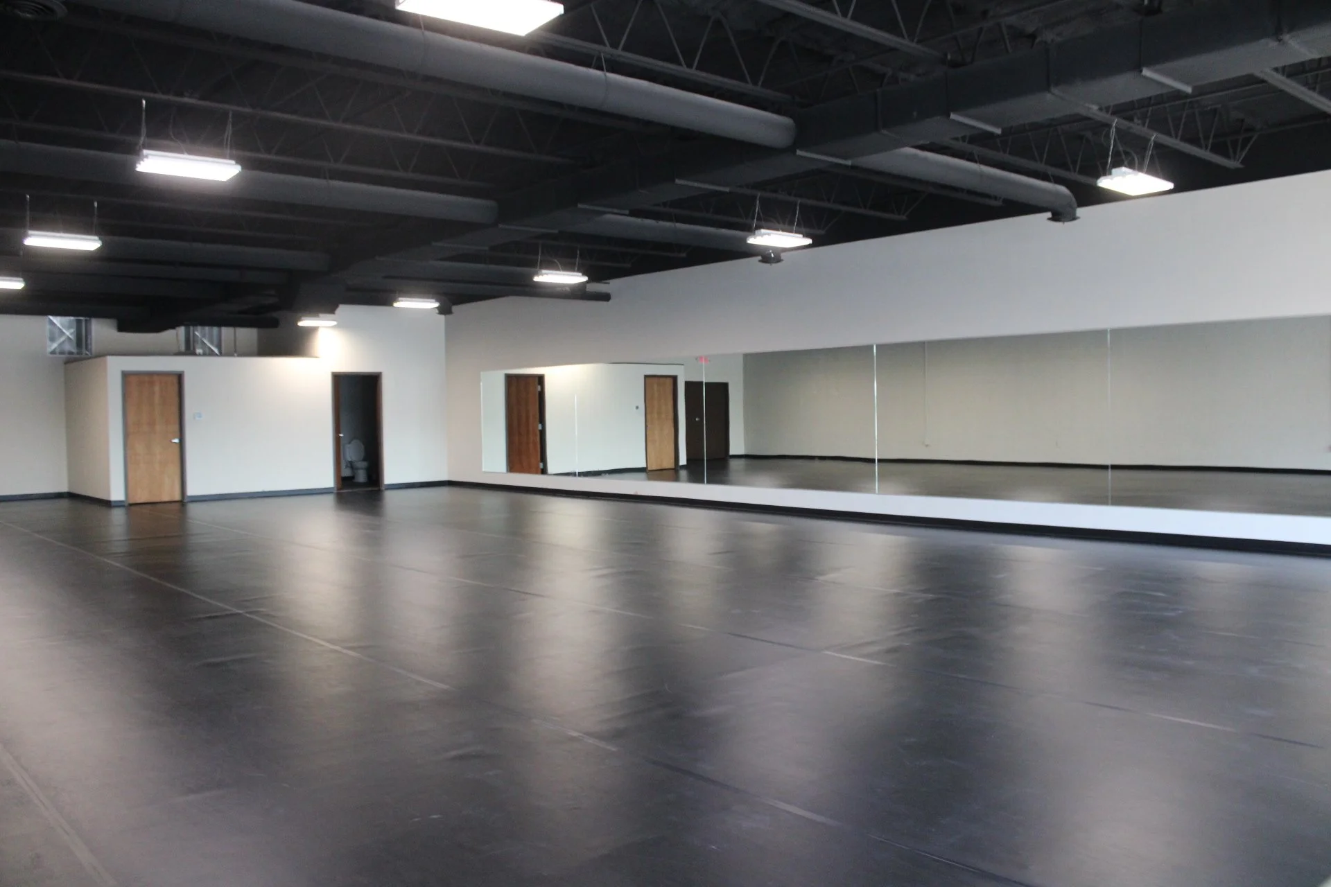 Studio 3 - 4,000 sq ft of NEW Marley Flooring