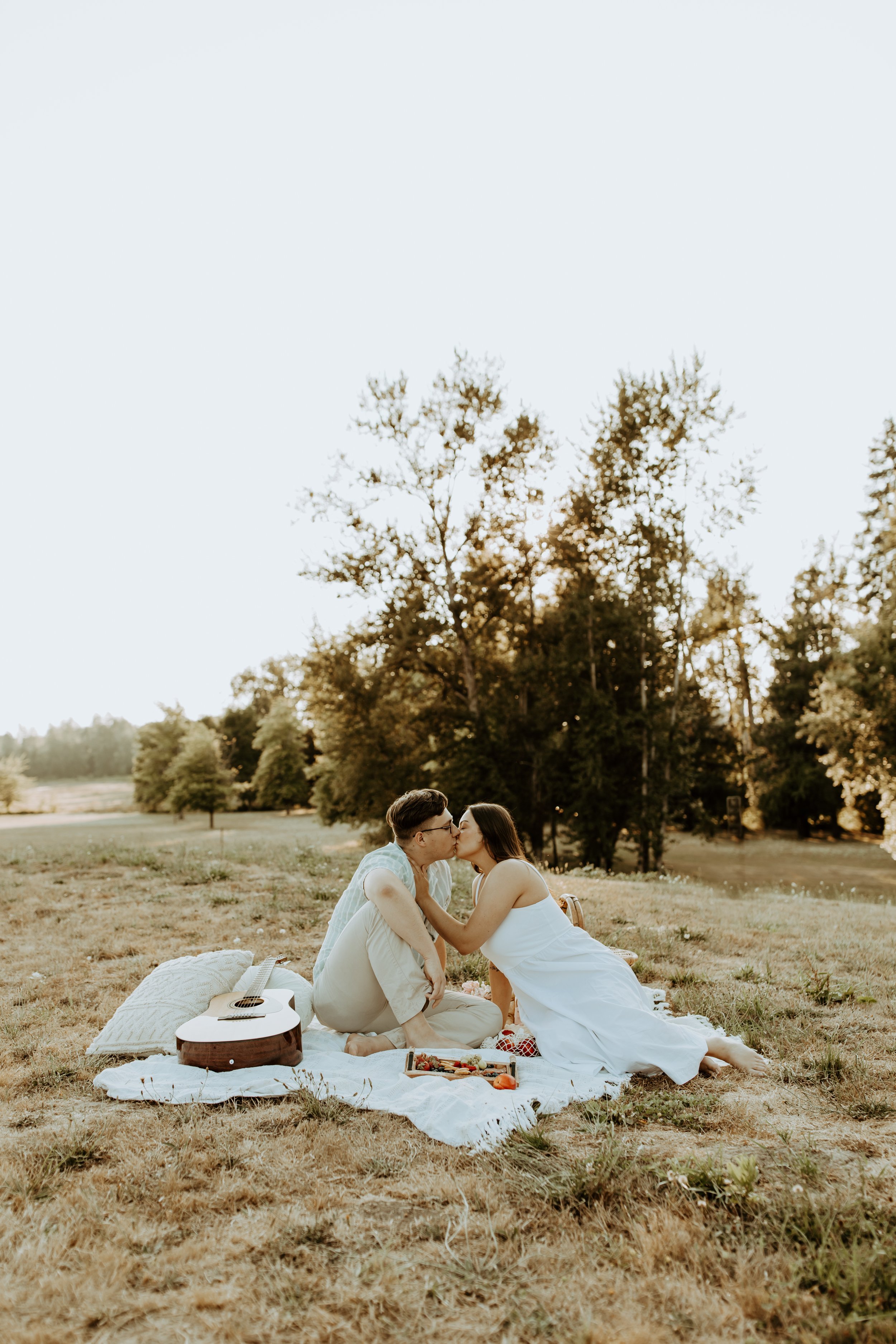 MeganZanderPicnicDate-34.jpg