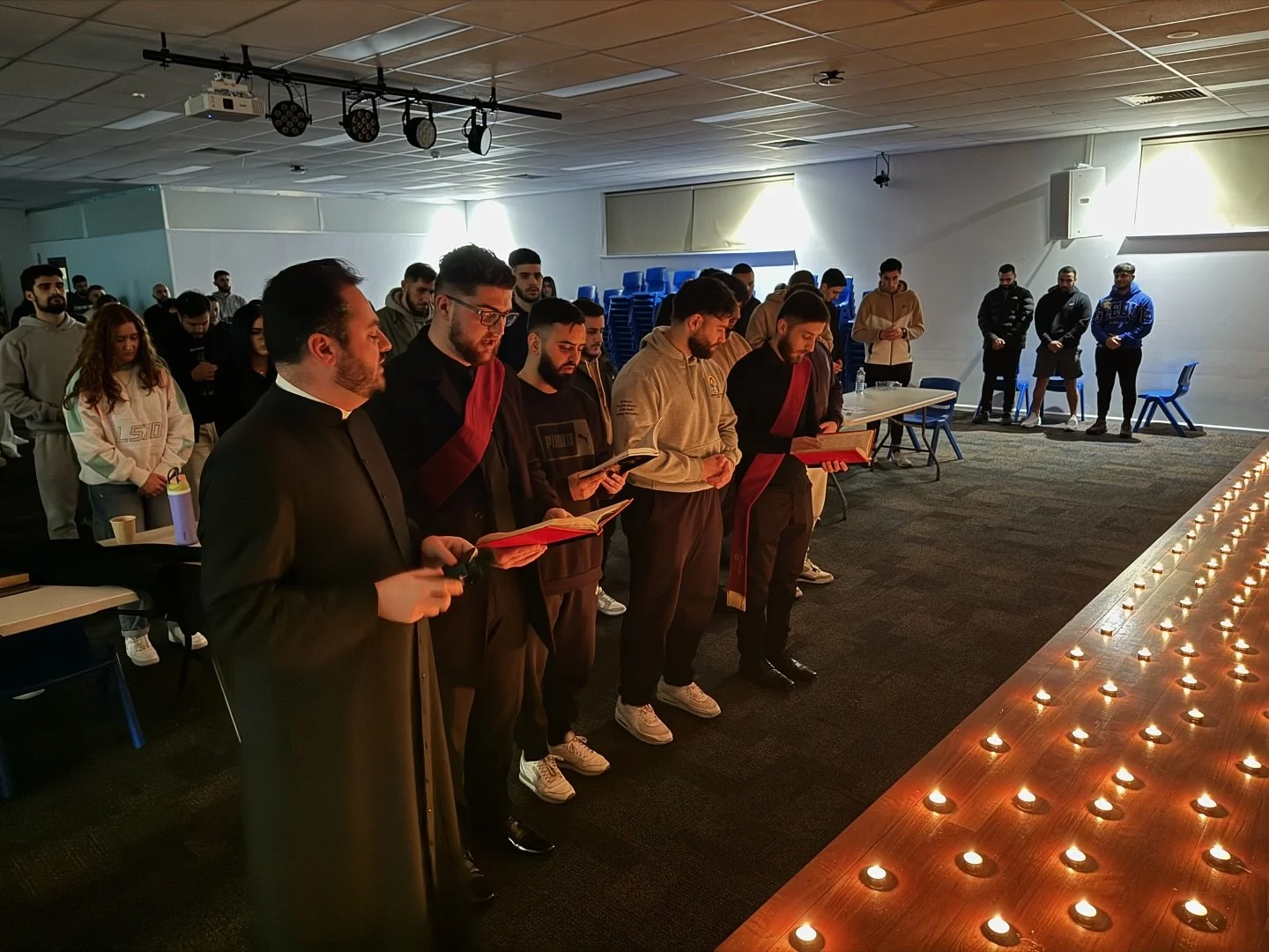 A lovely night at Youth ended with a special prayer vigil commemorating Assyrian Martyrs day tomorrow! 🖤

Keep updated @aceya.syd!