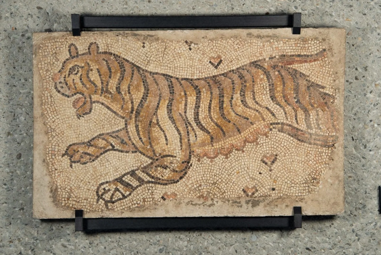 Mosaic of a tigress | Okayama Orient Museum