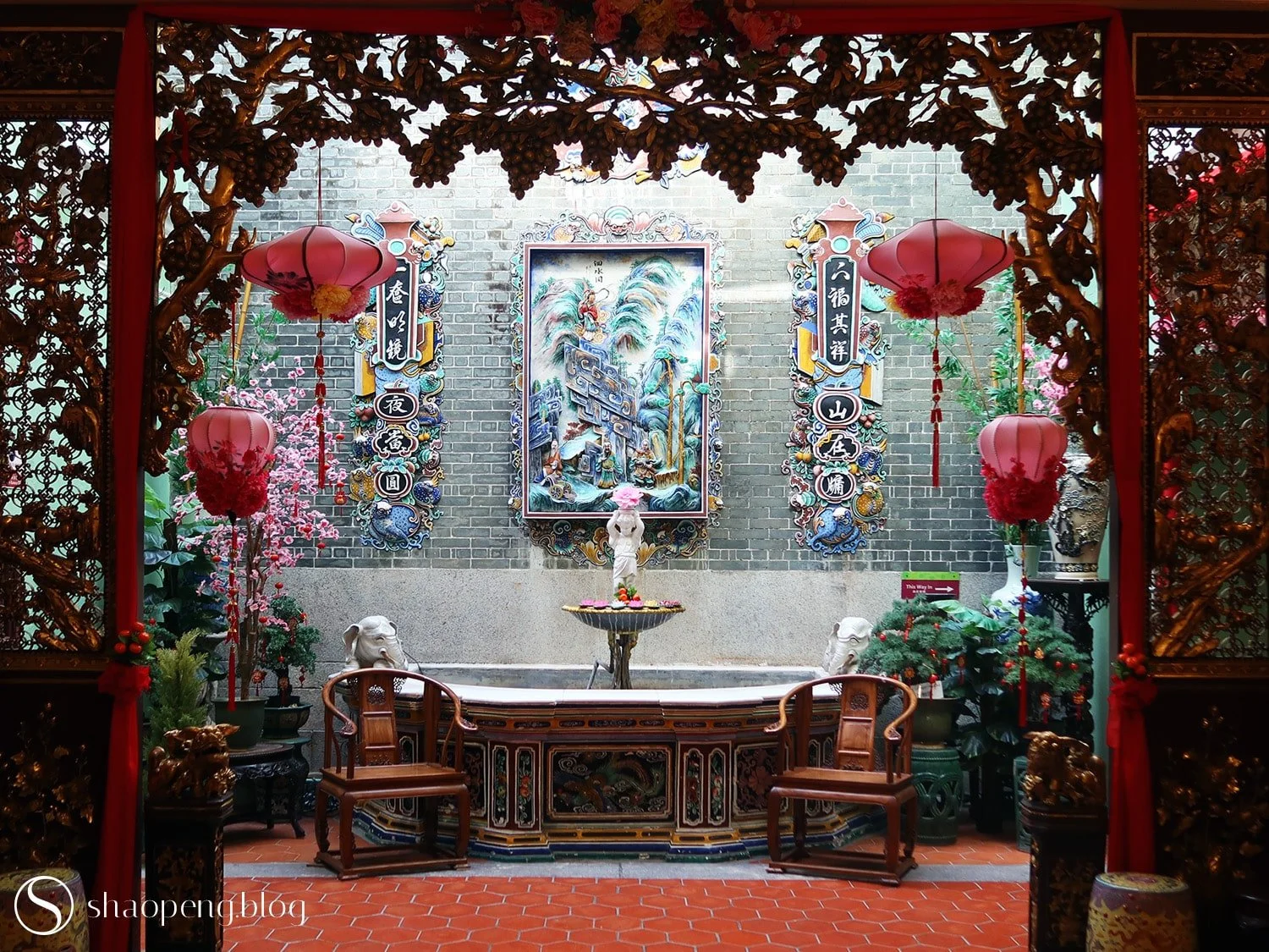 This water feature brings a refreshing touch to the mansion.