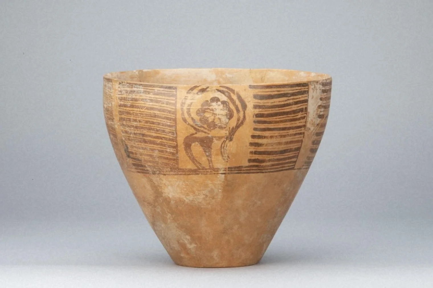 Deep bowl with painting of a makhor | Okayama Orient Museum