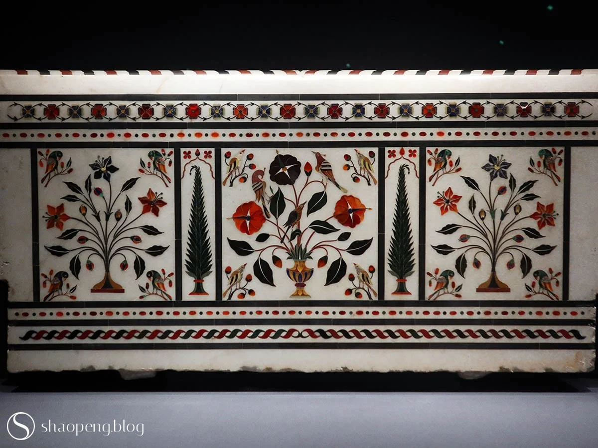 18th-century Balustrade with Stone Inlay | Treasures of the Mughal Court
