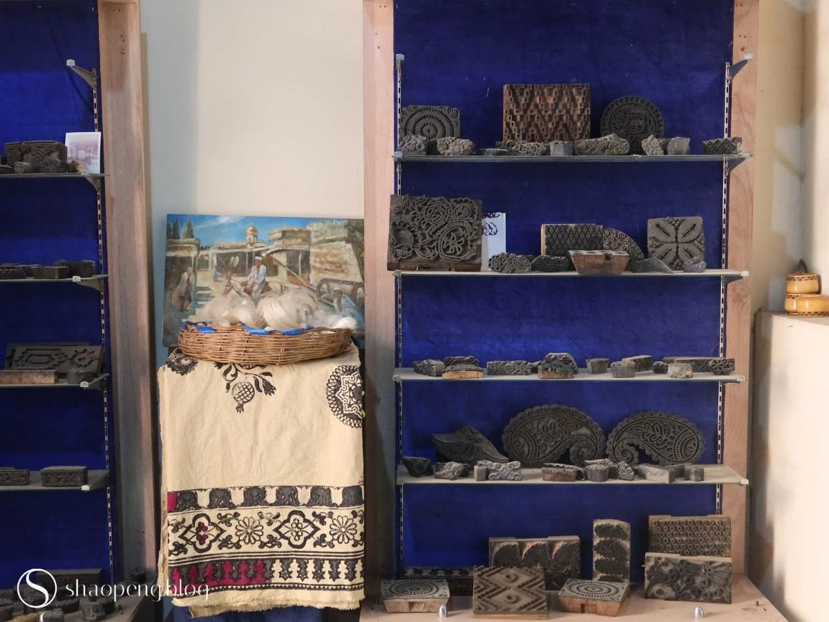 Chitgarlik workshop inside Margilan Crafts Development Centre