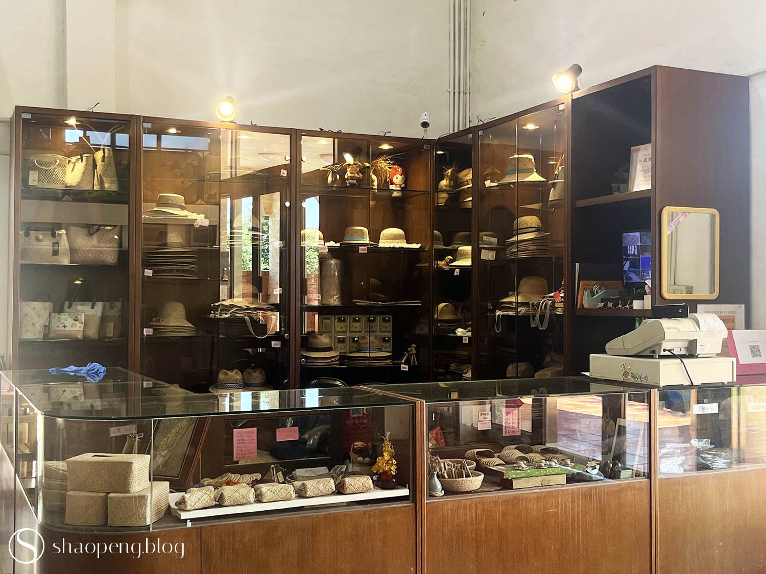 The shop inside the Triangle Rush Exhibition Hall offers a wide selection of rush-woven products crafted by artisans across generations.