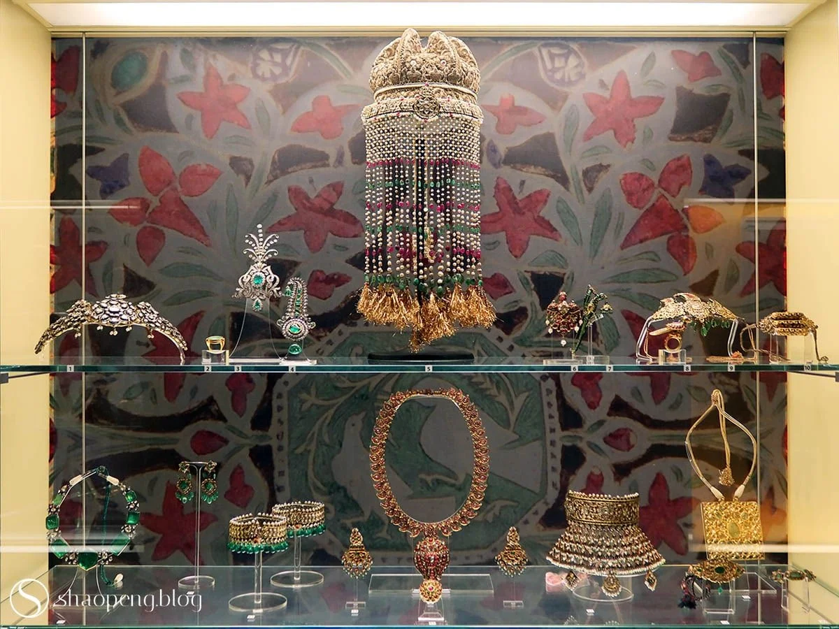 This single display highlights the artistry of jewellery across the Indian subcontinent from the 17th to the 20th century.