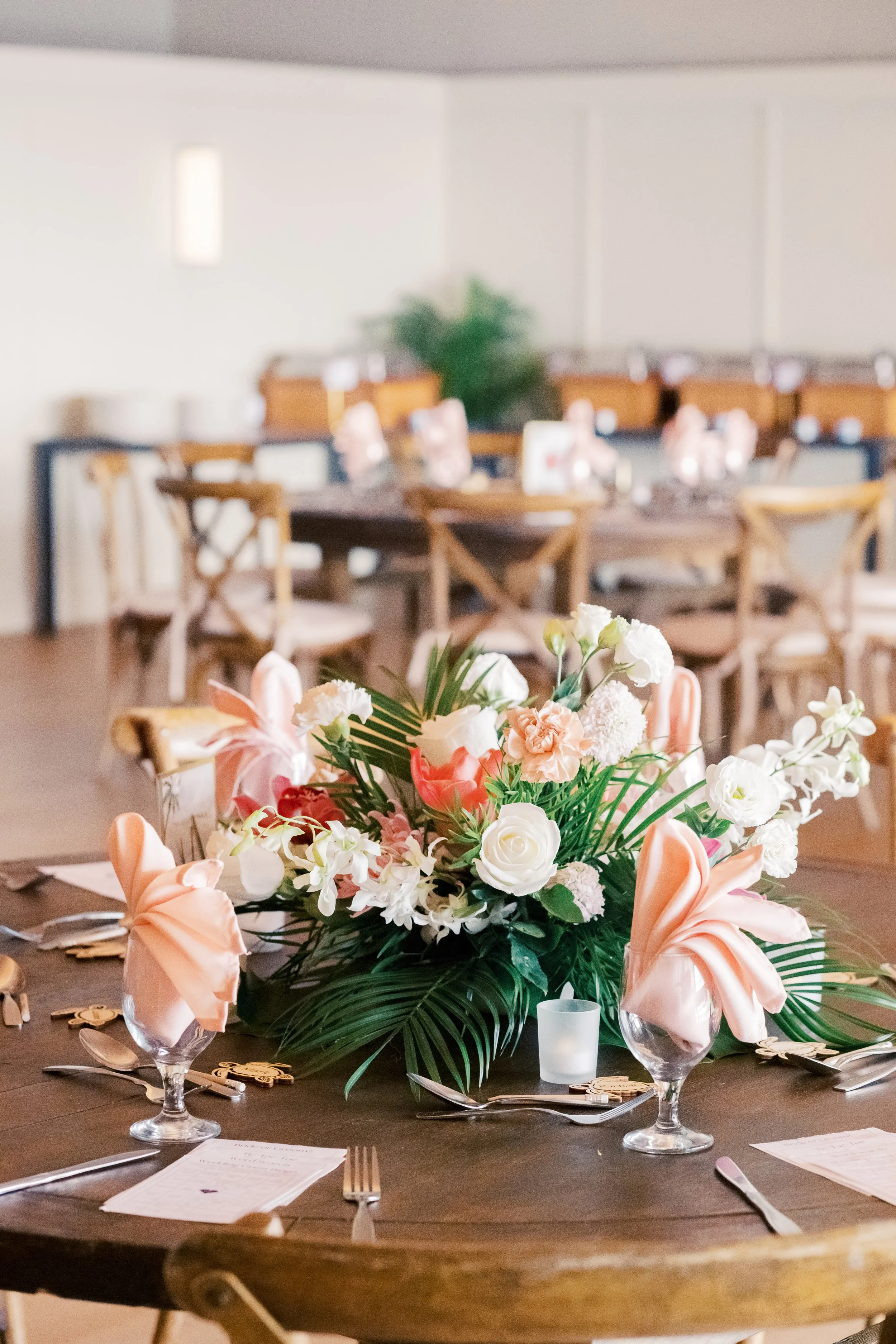 A floral arrangement at the reception venue of The Royal Lahaina for a wedding on Maui 