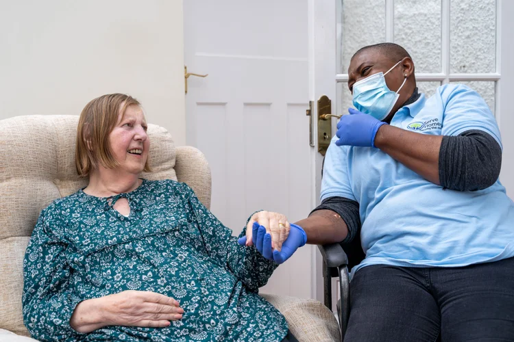 Live-in Care vs a Care Home: Which Is Right for Your Loved One?