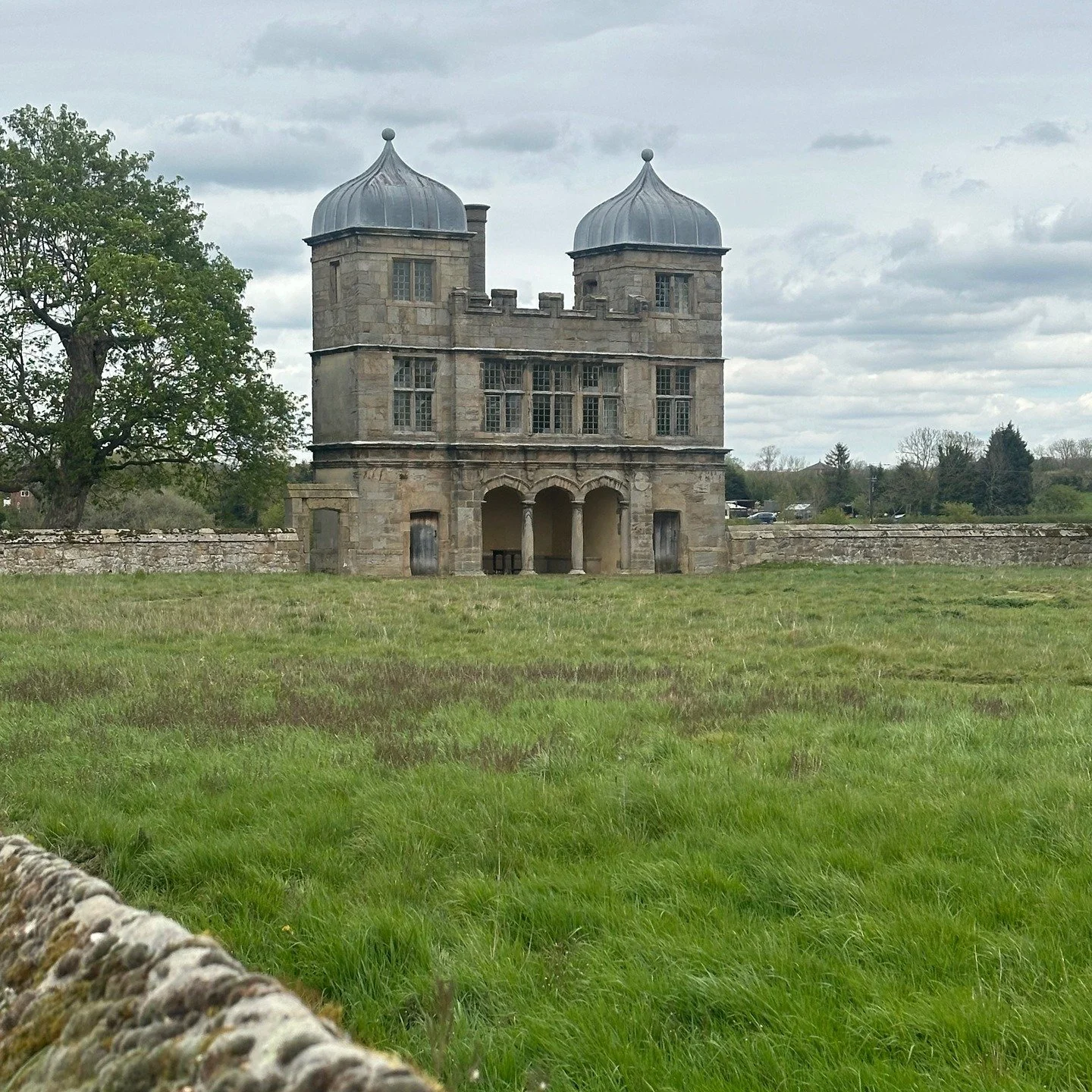 Finally to Swarkstone Pavilion, a lodge or summer house built by Robert Smythson&rsquo;s son John in the 1630s, perhaps as a wedding present. Tiny, sitting pretty much alone in a flat farming landscape, it looks out on its own walled garden, probably