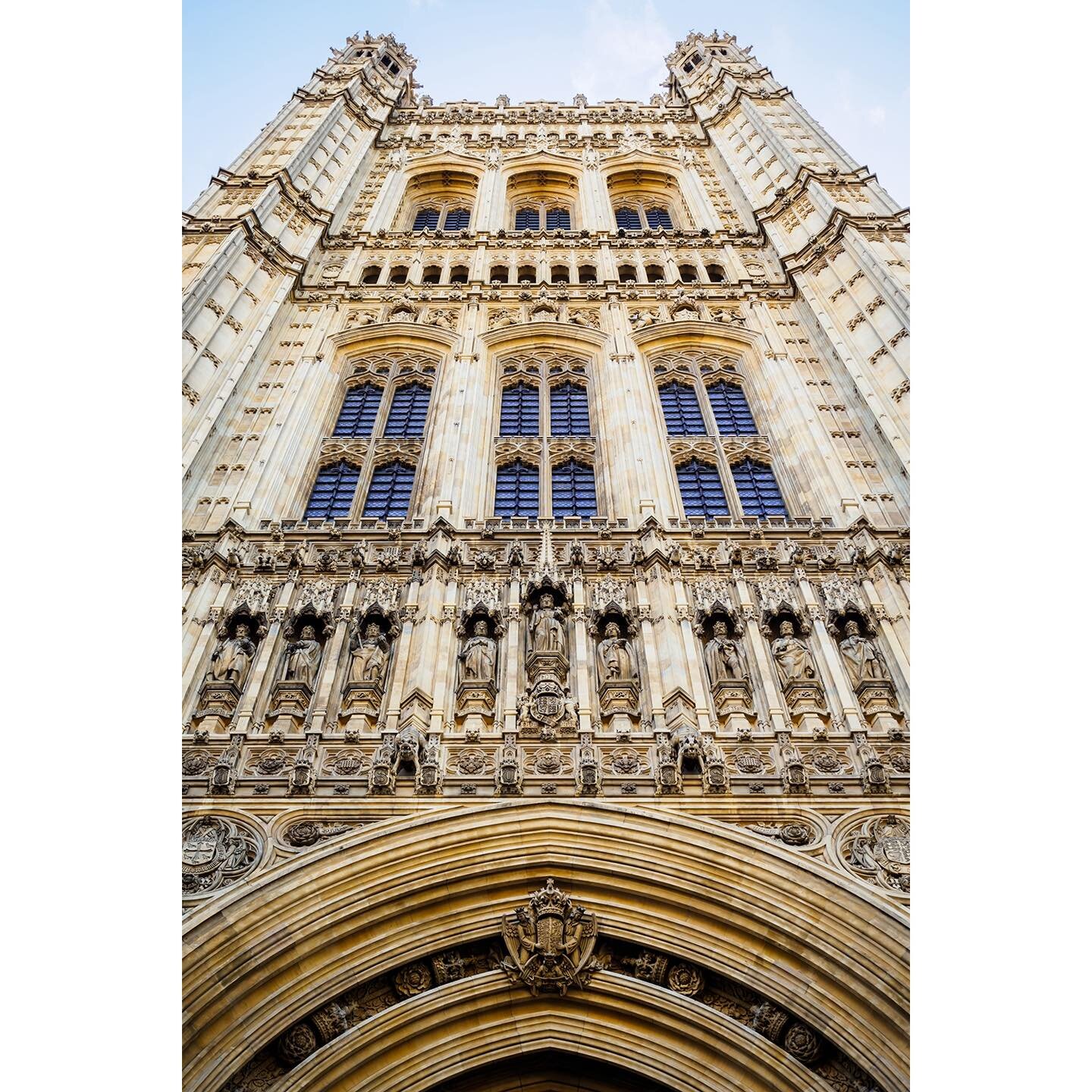 Victoria tower - London
.
.
#London #Victoriatower #Londres #PalaceofWestminster #Victoriatowergardens #Londonarchitecture #Londonlife #LondonCityWorld #Londonphotography #urbanphotography #streetphotography #London4all #LondonPhotos #picoftheday #ph