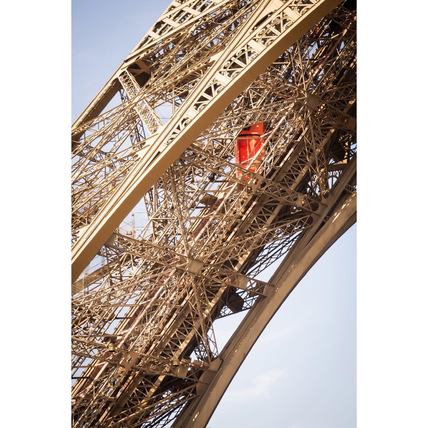 Ascent through the web - Paris - Story
.
.
#Paris #EiffelTower #Trocadero #EiffelTowerParis #streetphotography #ParisFranceofficial #TourEiffel #TourEiffelParis #visitParis #parisiankiosk #picoftheday #photooftheday #bnwphoto #igersParis #ig_Paris #P
